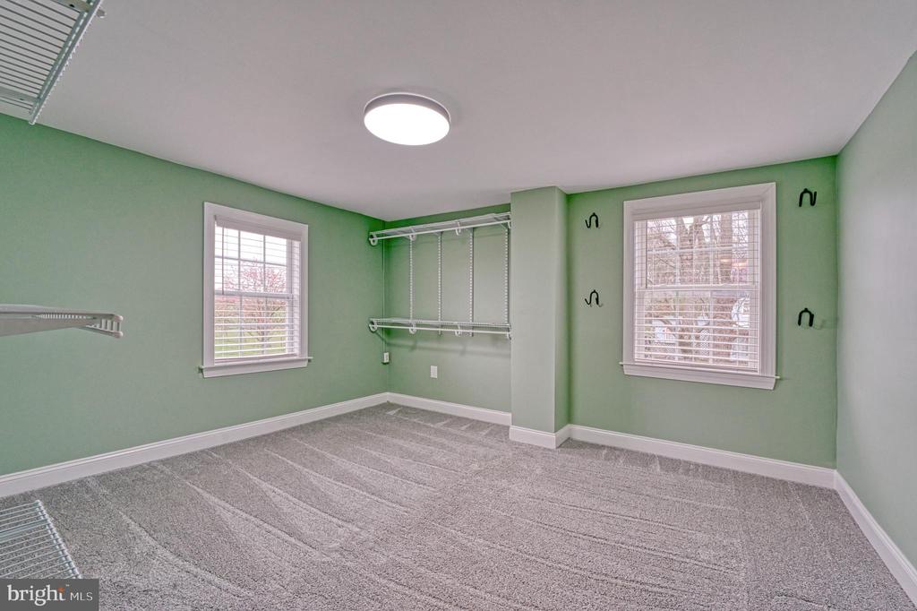 1080 Russell Rd