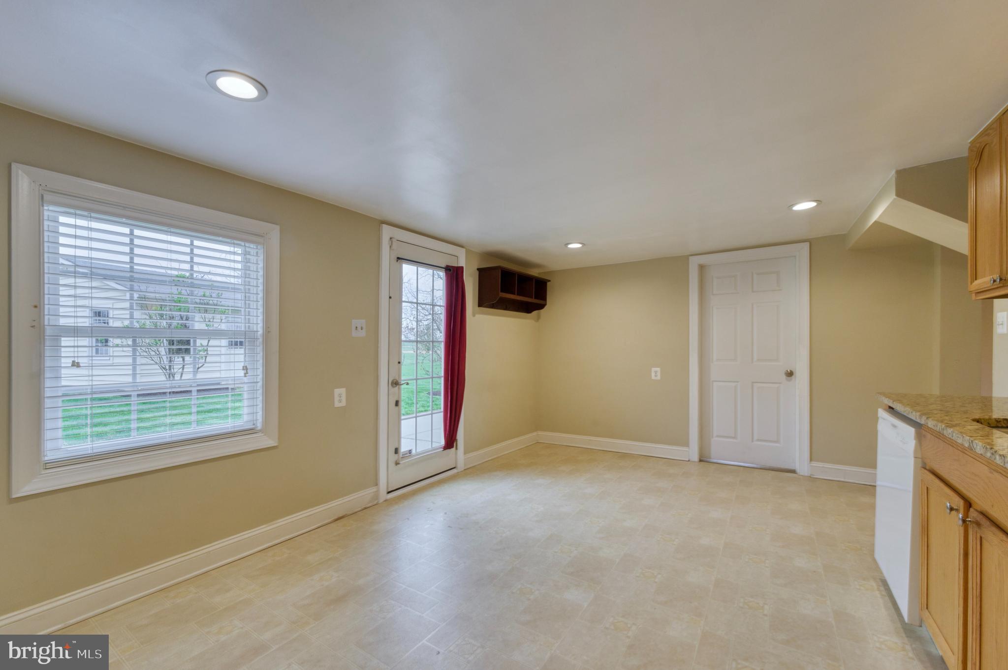 1080 Russell Rd