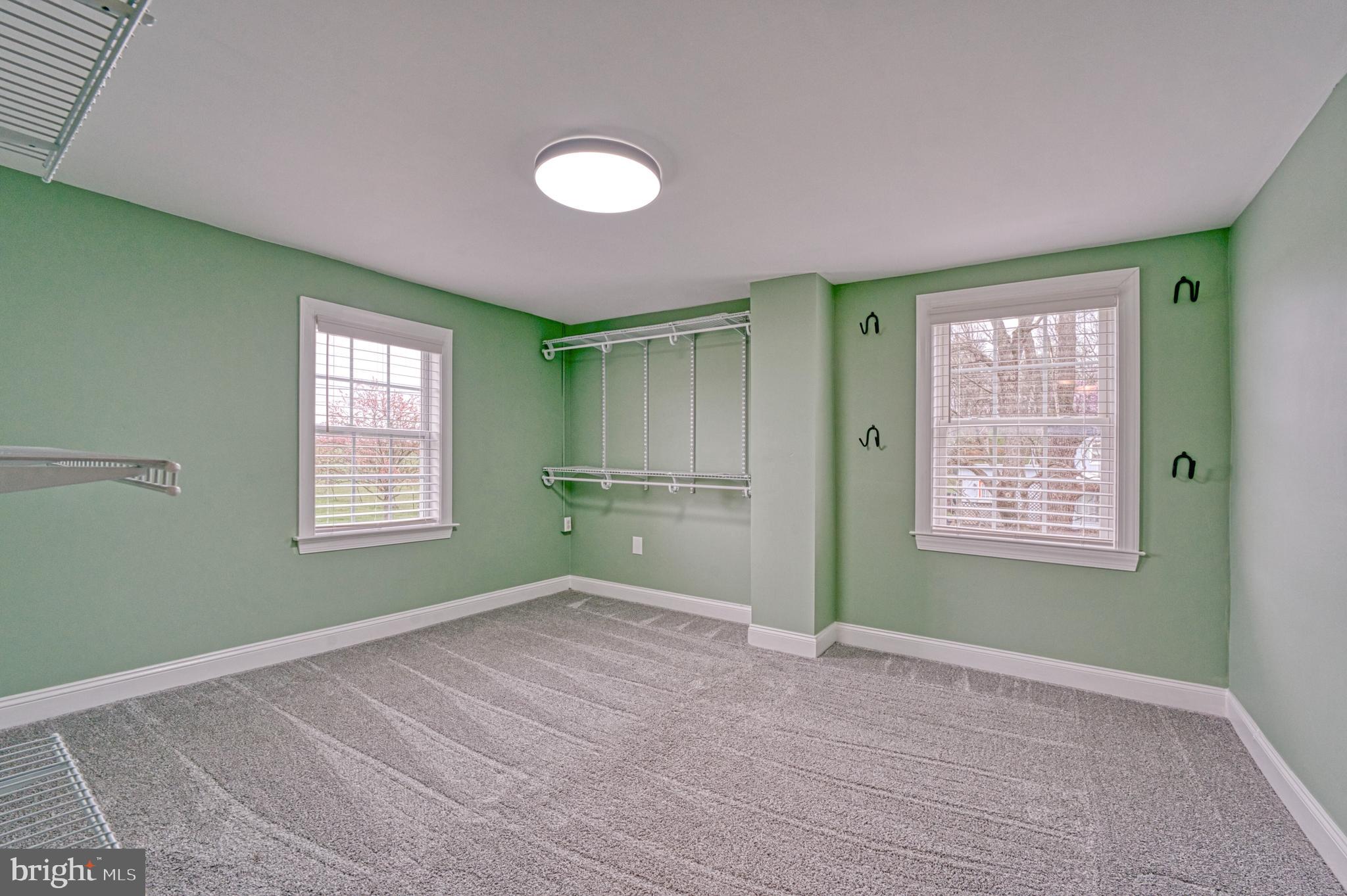 1080 Russell Rd