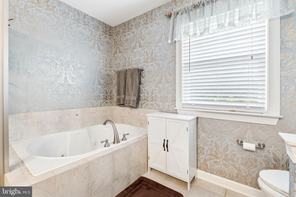 108 Roseville Ct