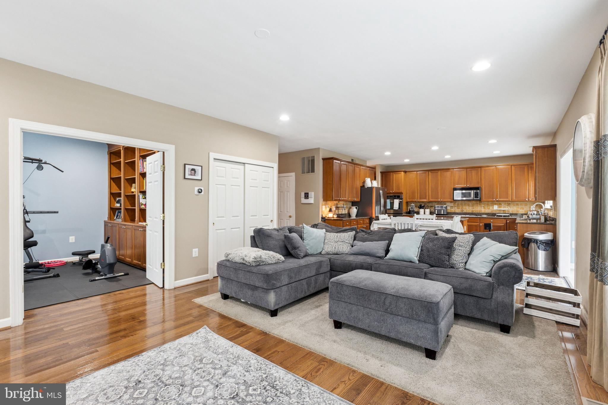 108 Roseville Ct