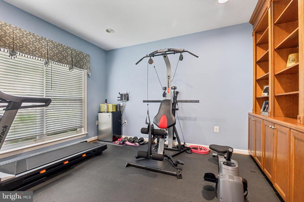 108 Roseville Ct