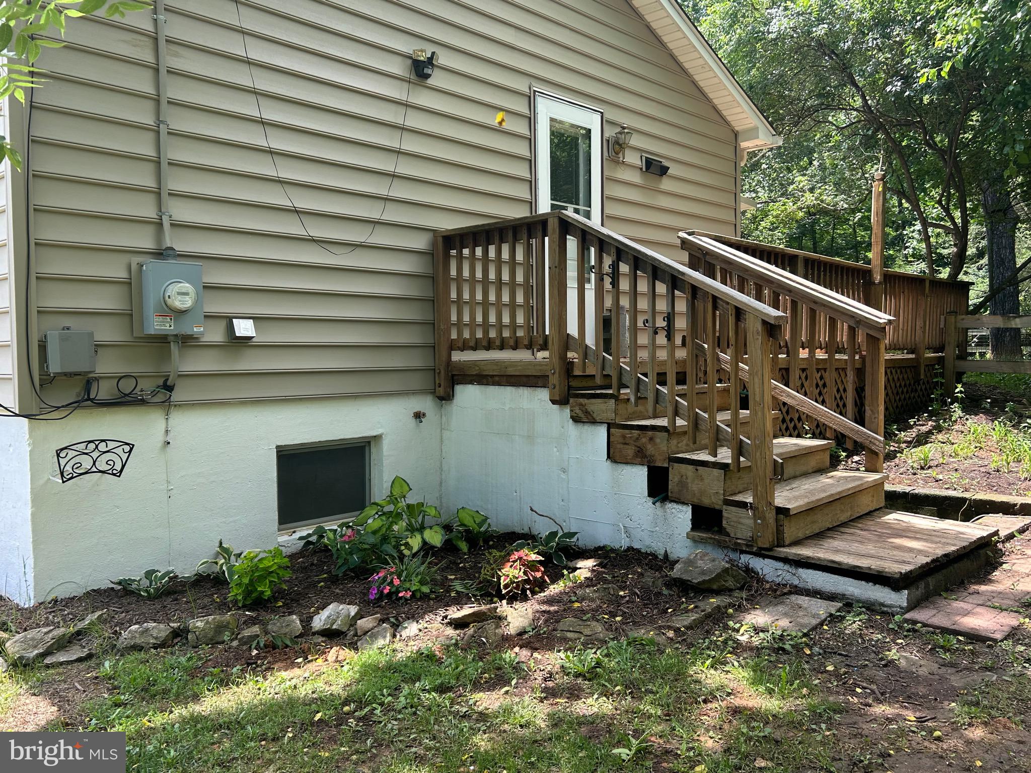 513 Russell Rd
