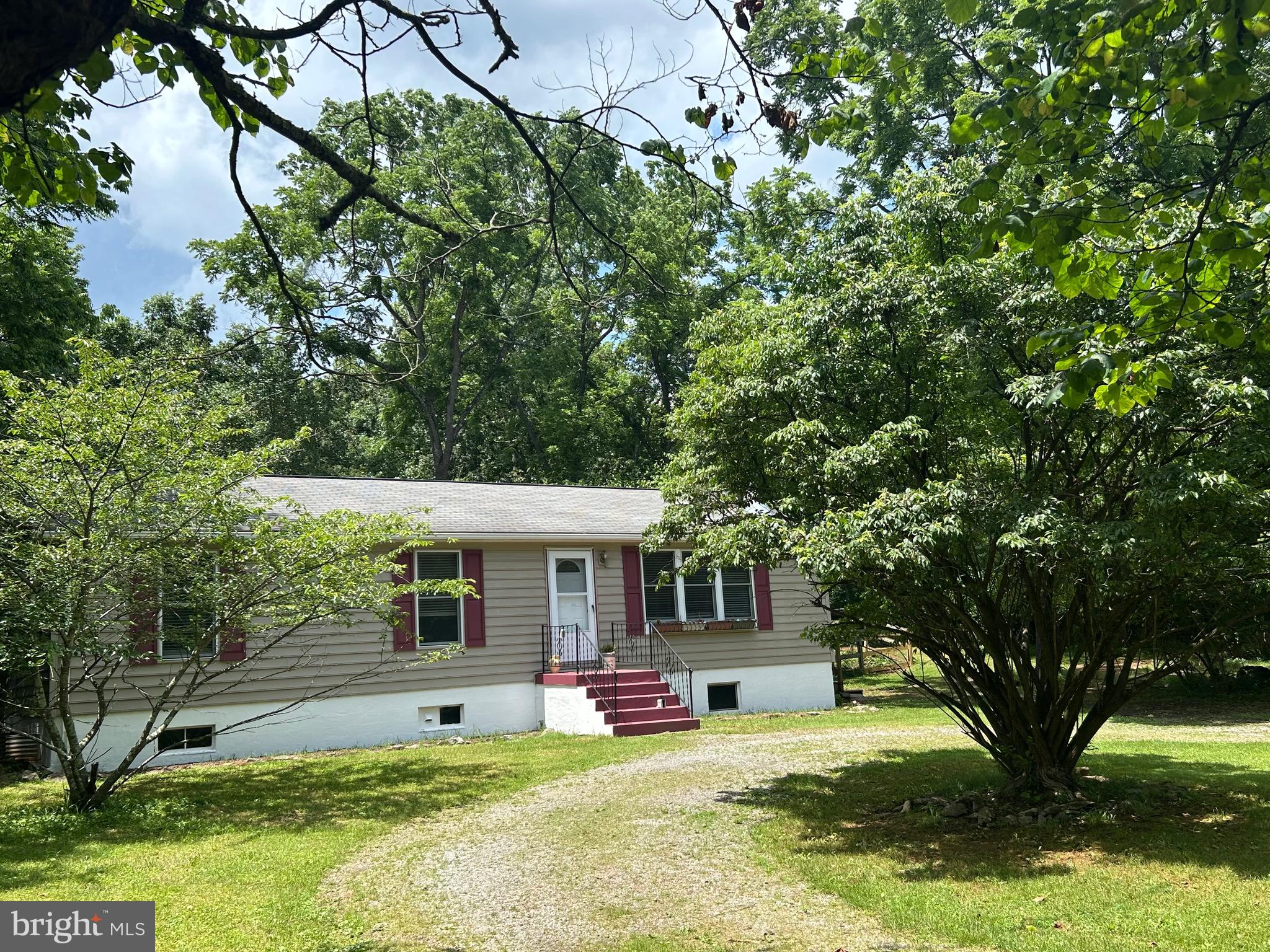 513 Russell Rd