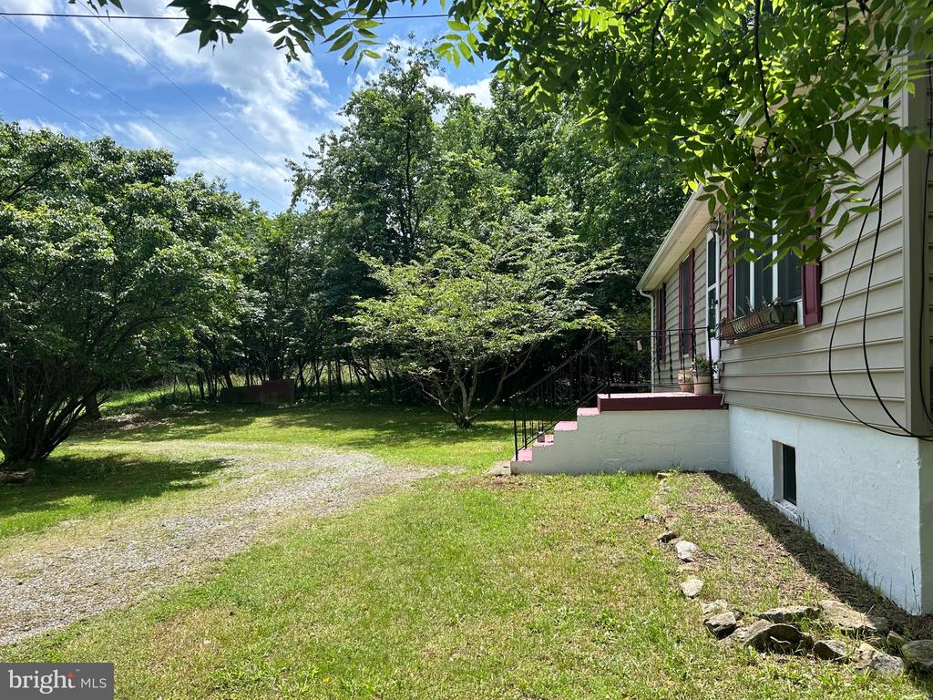 513 Russell Rd