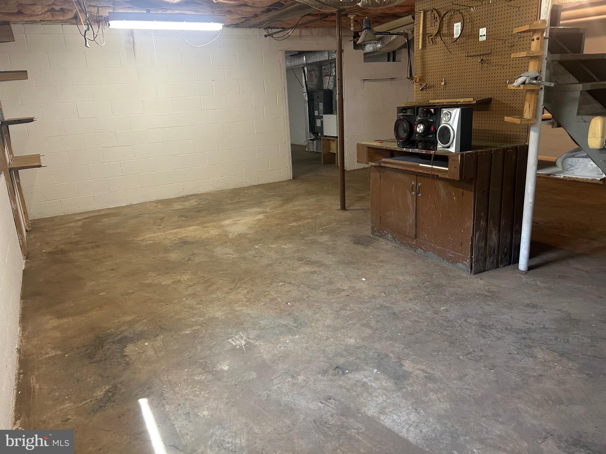 513 Russell Rd