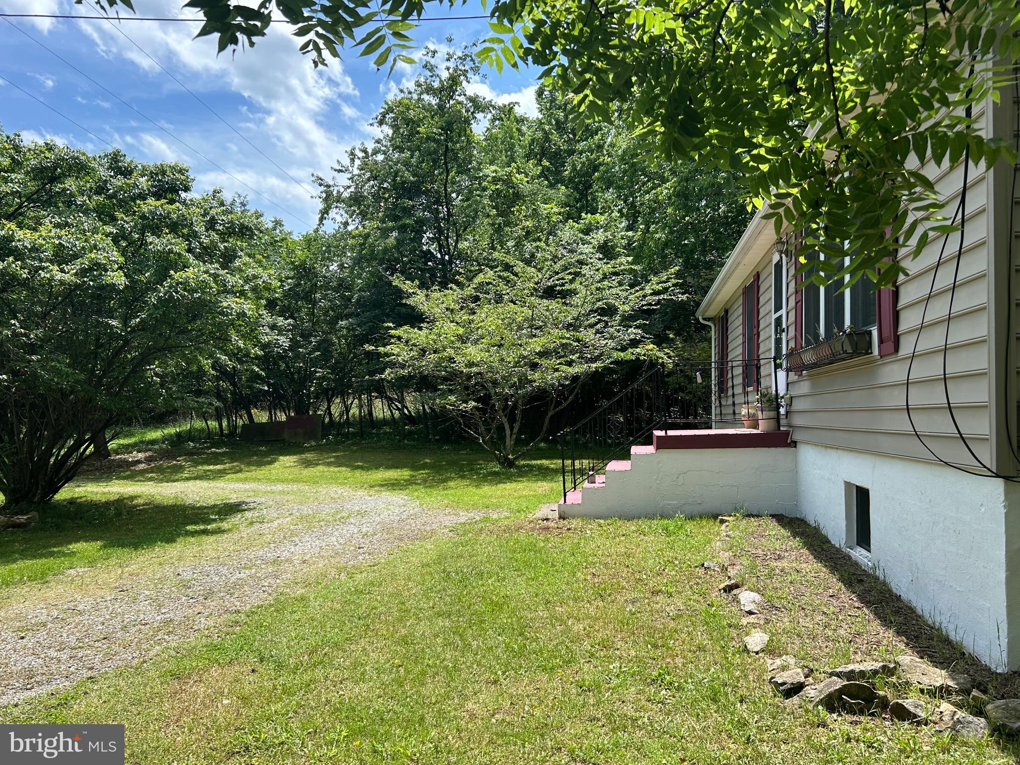 513 Russell Rd