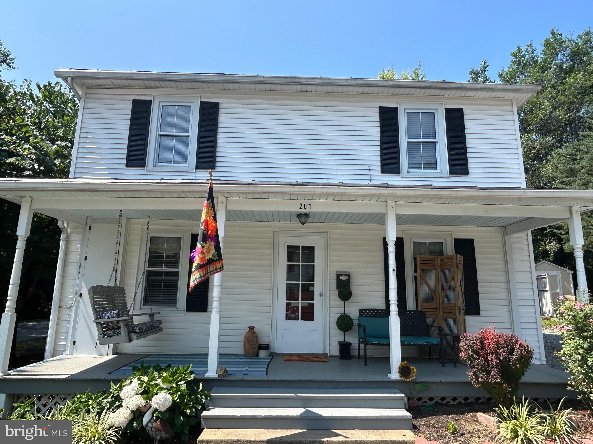 201 Walnut St