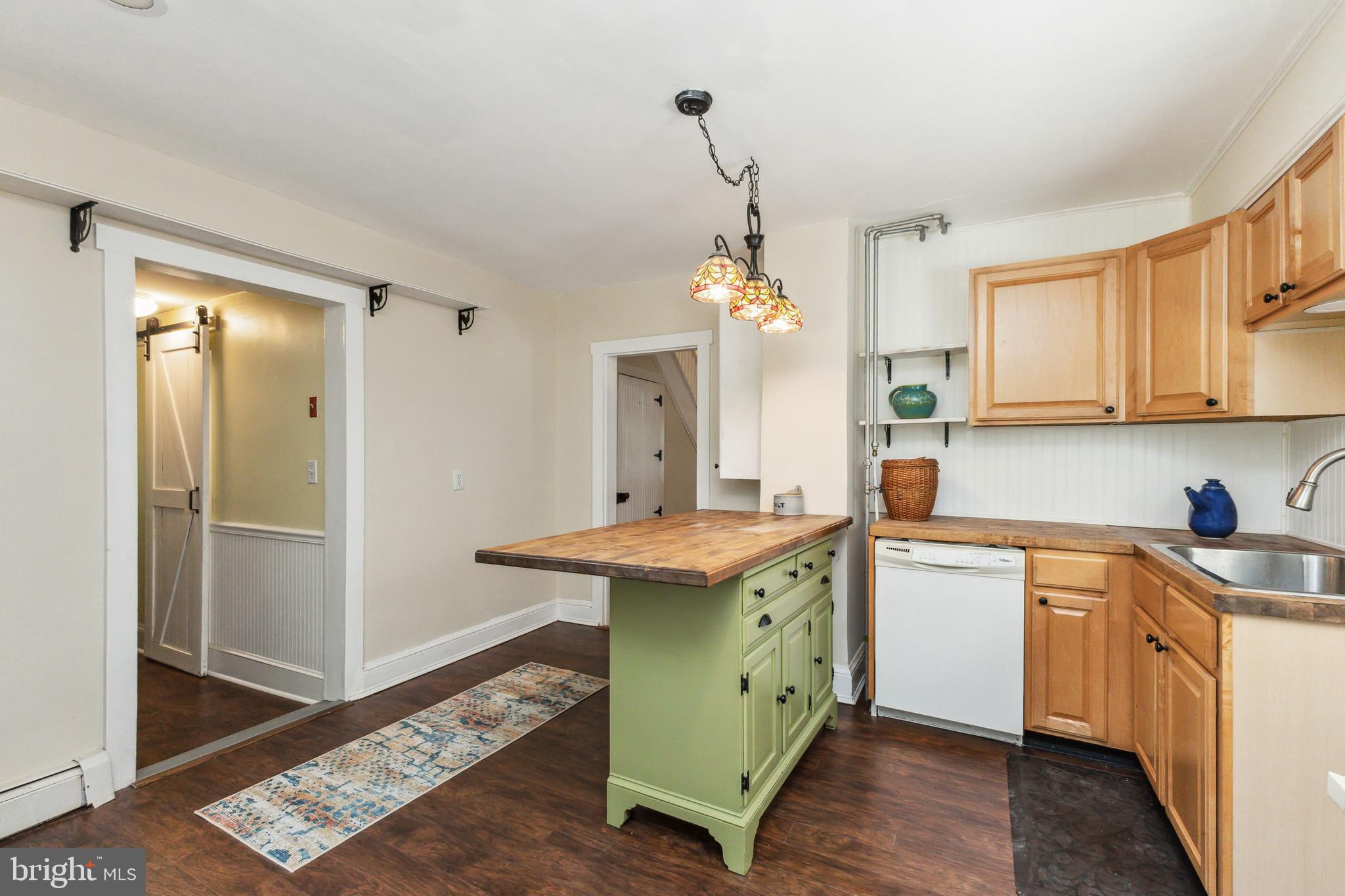 201 Walnut St