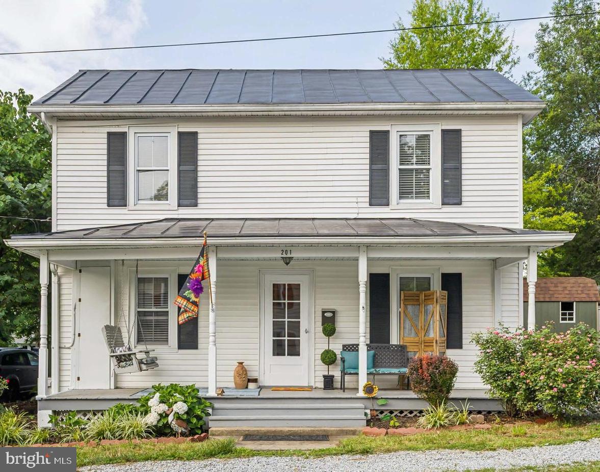 201 Walnut St
