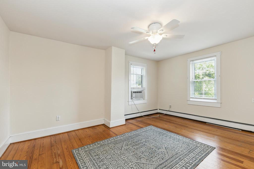 201 Walnut St