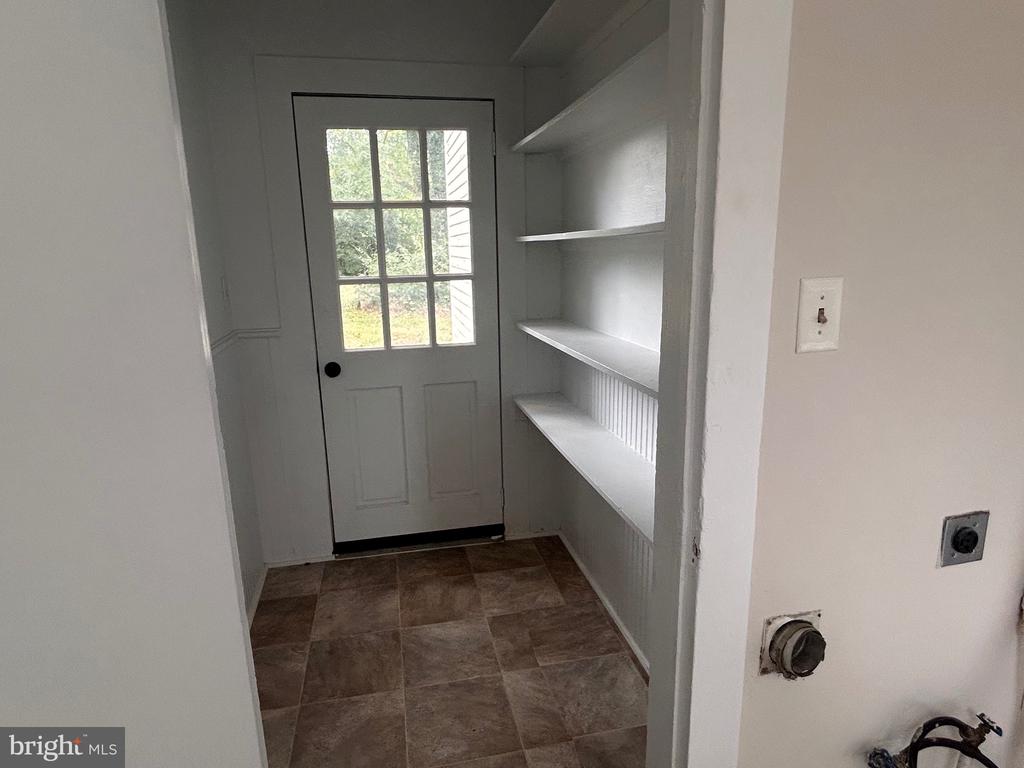 101, 103 W MAIN STREET W 101,103