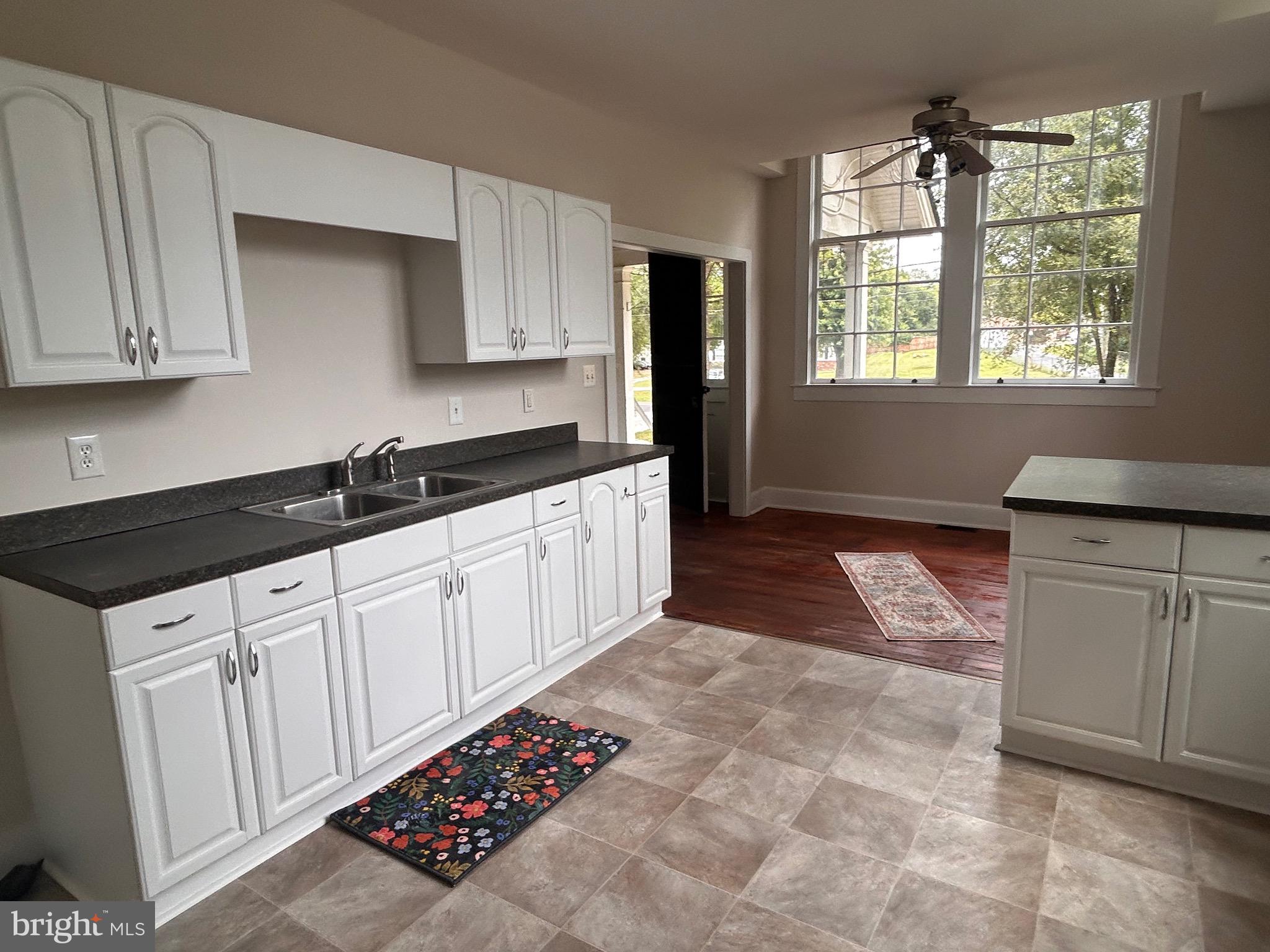 101, 103 W MAIN STREET W 101,103