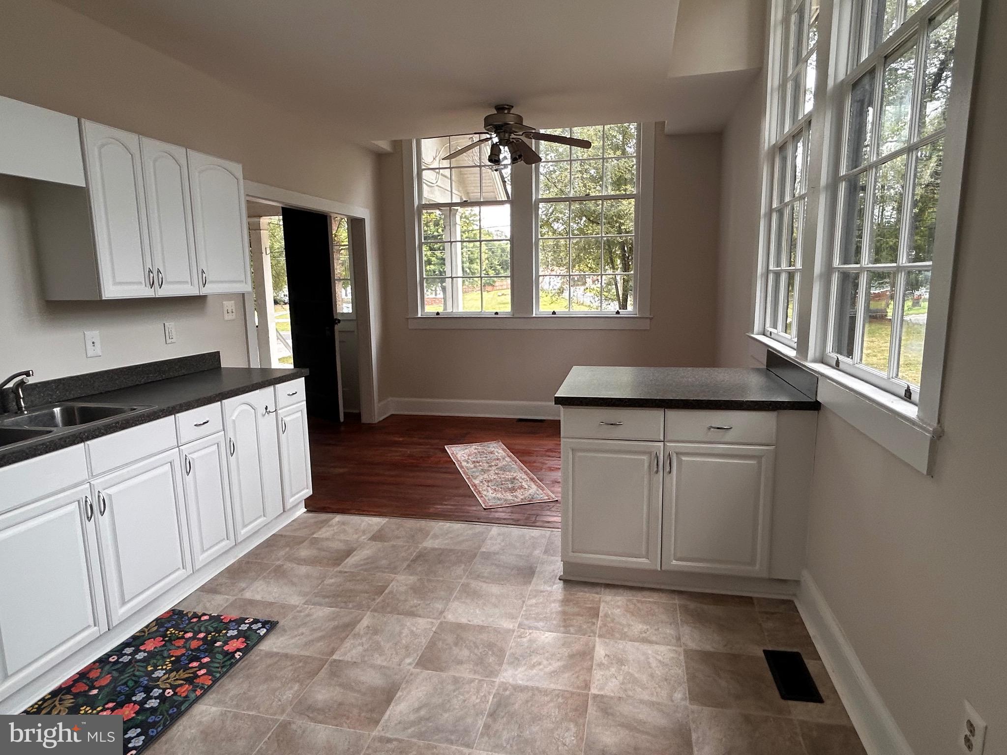 101, 103 W MAIN STREET W 101,103