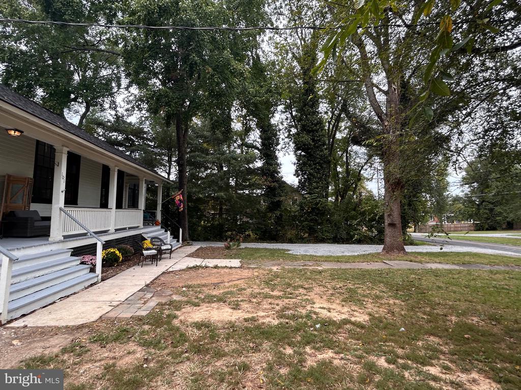 101, 103 W MAIN STREET W 101,103