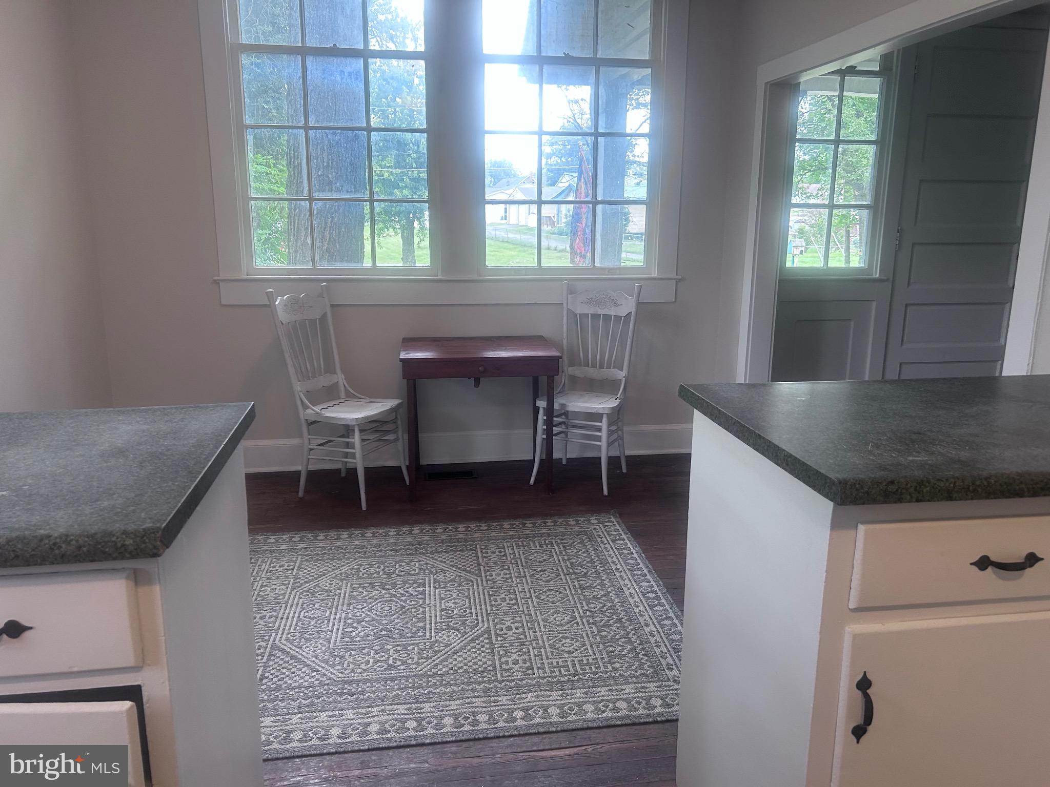 101, 103 W MAIN STREET W 101,103