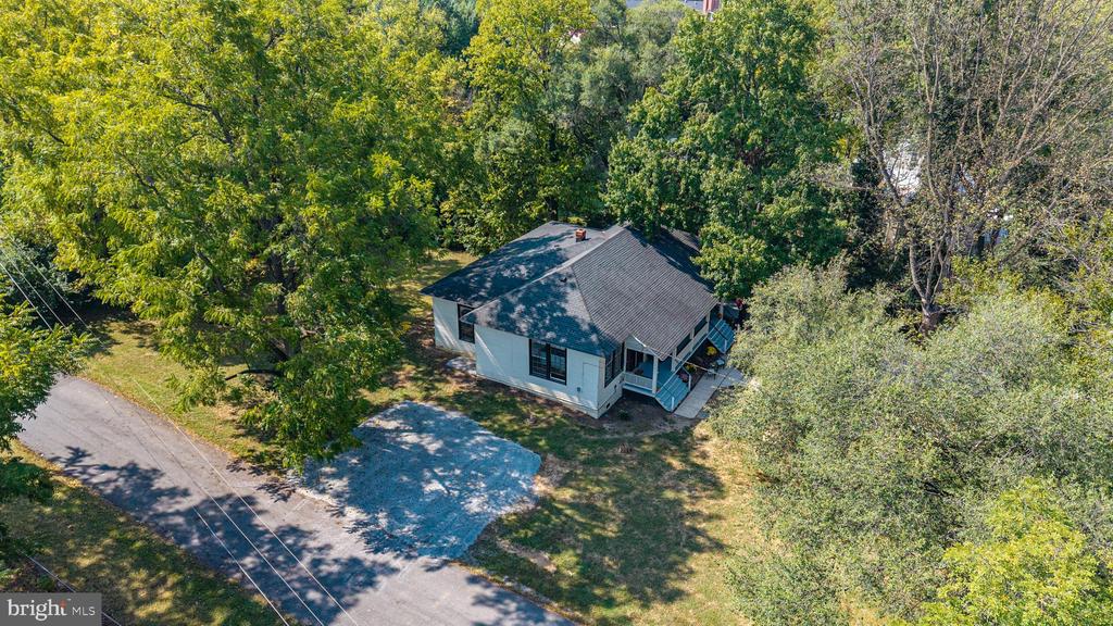 101, 103 W MAIN STREET W 101,103