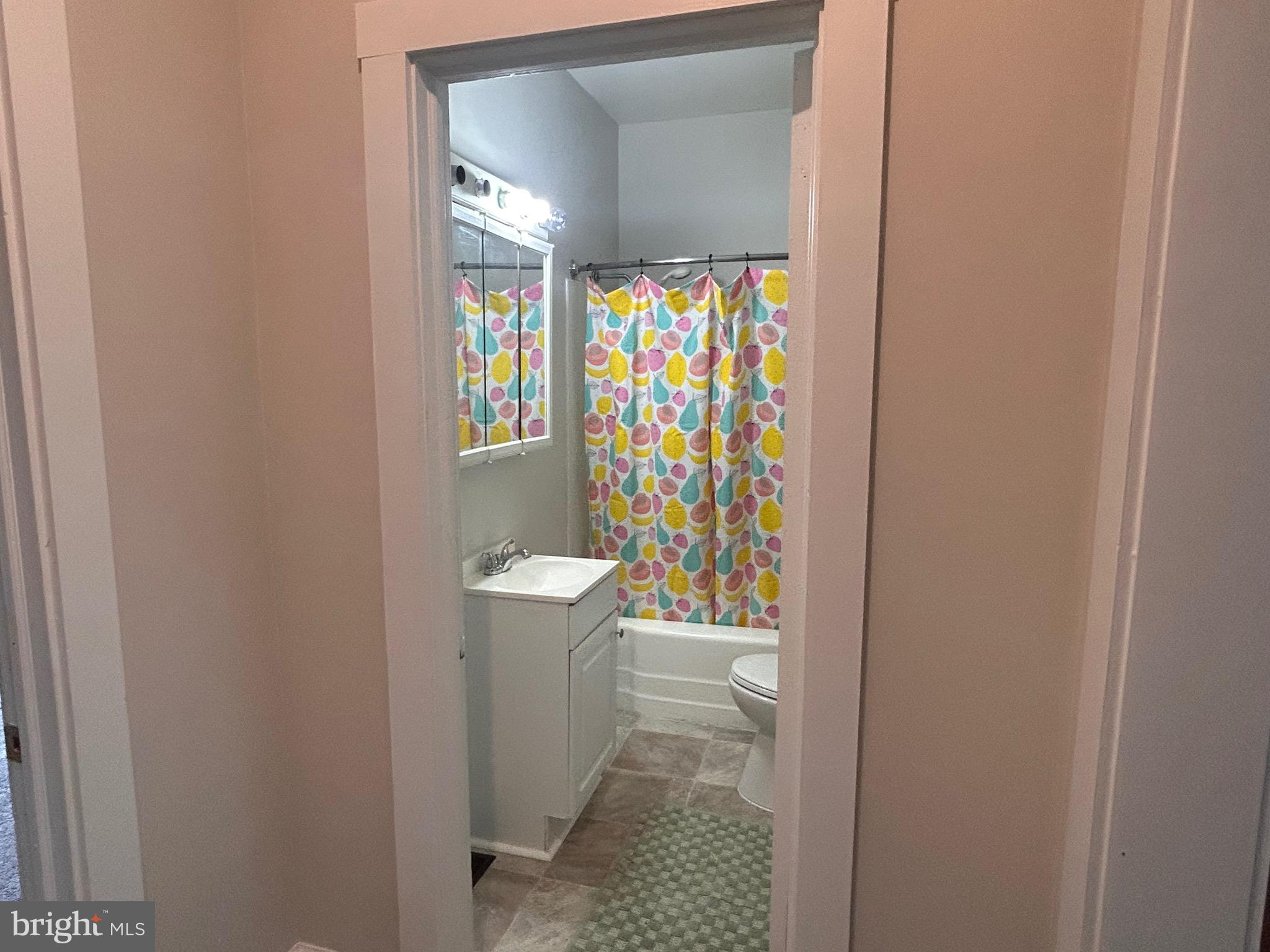 101, 103 W MAIN STREET W 101,103