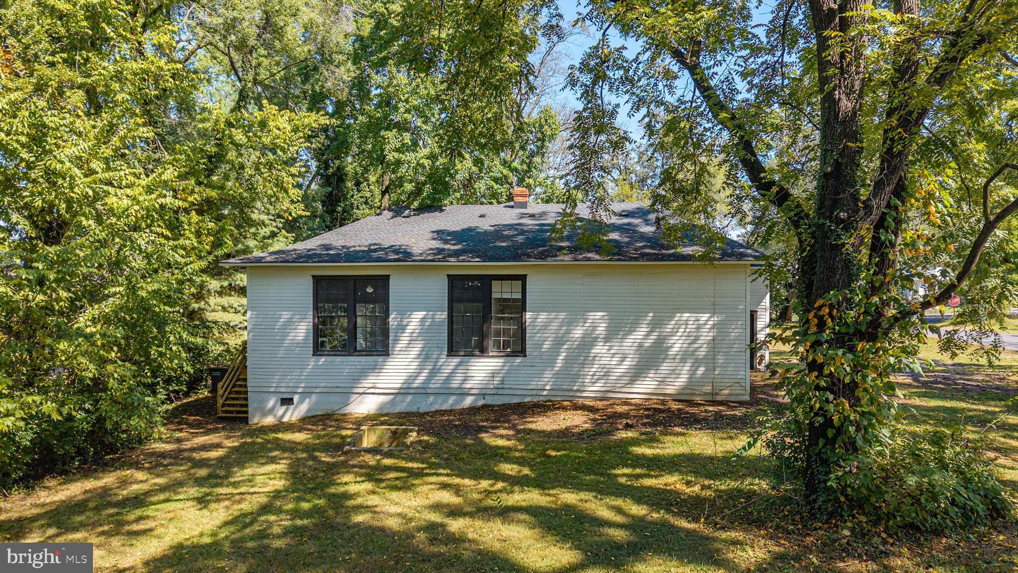 101, 103 W MAIN STREET W 101,103