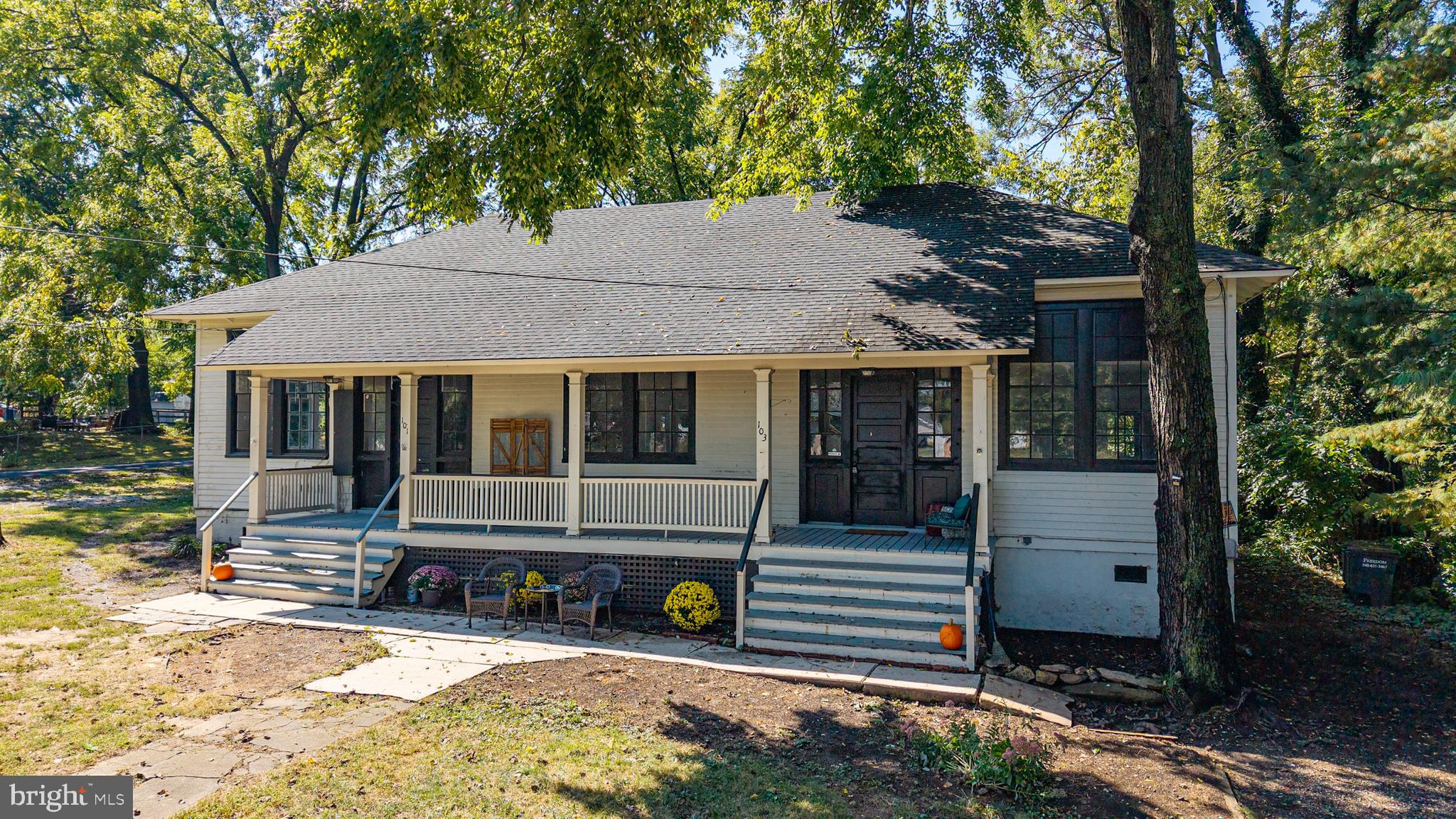 101, 103 W MAIN STREET W 101,103