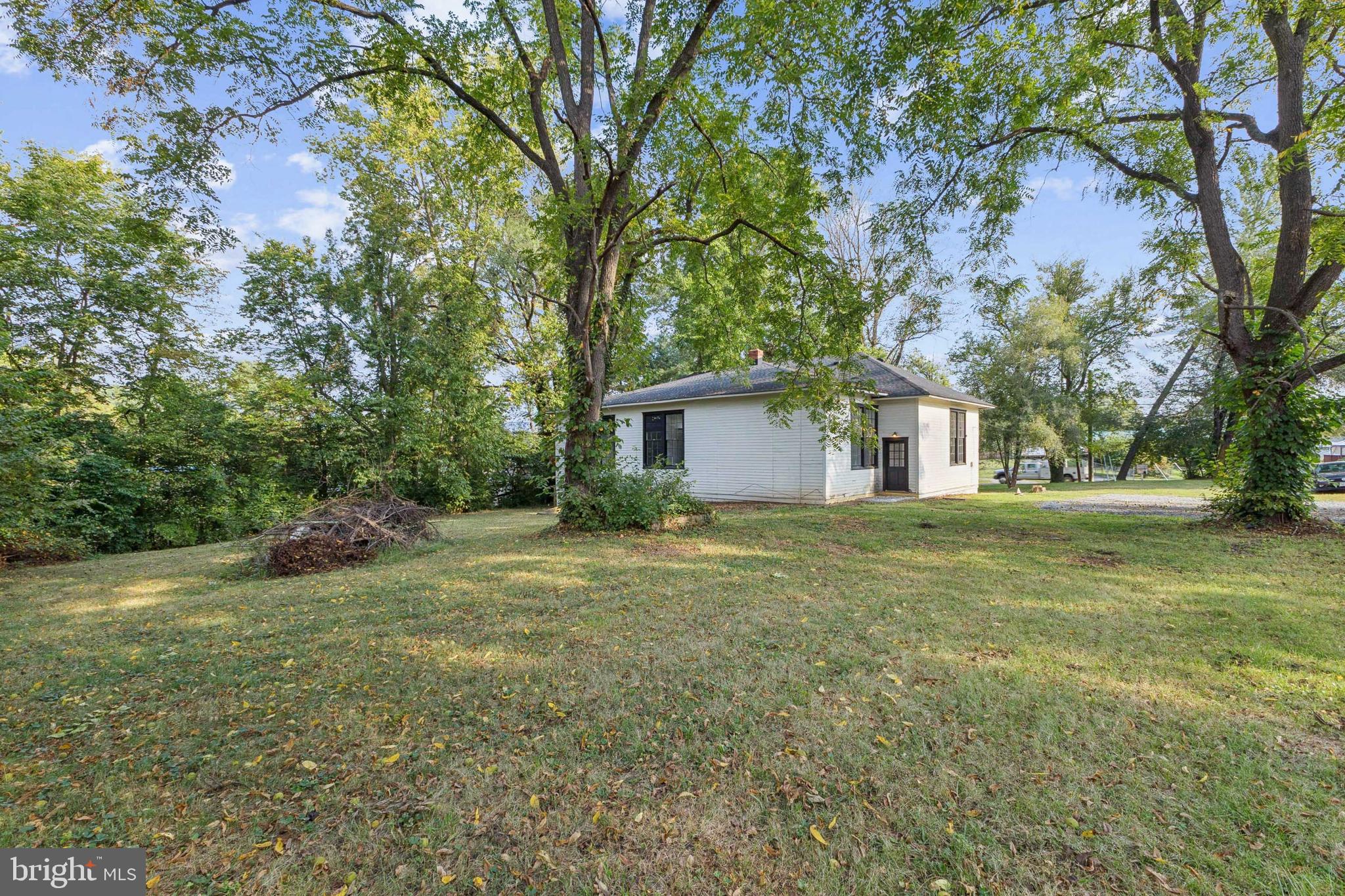 101, 103 W MAIN STREET W 101,103