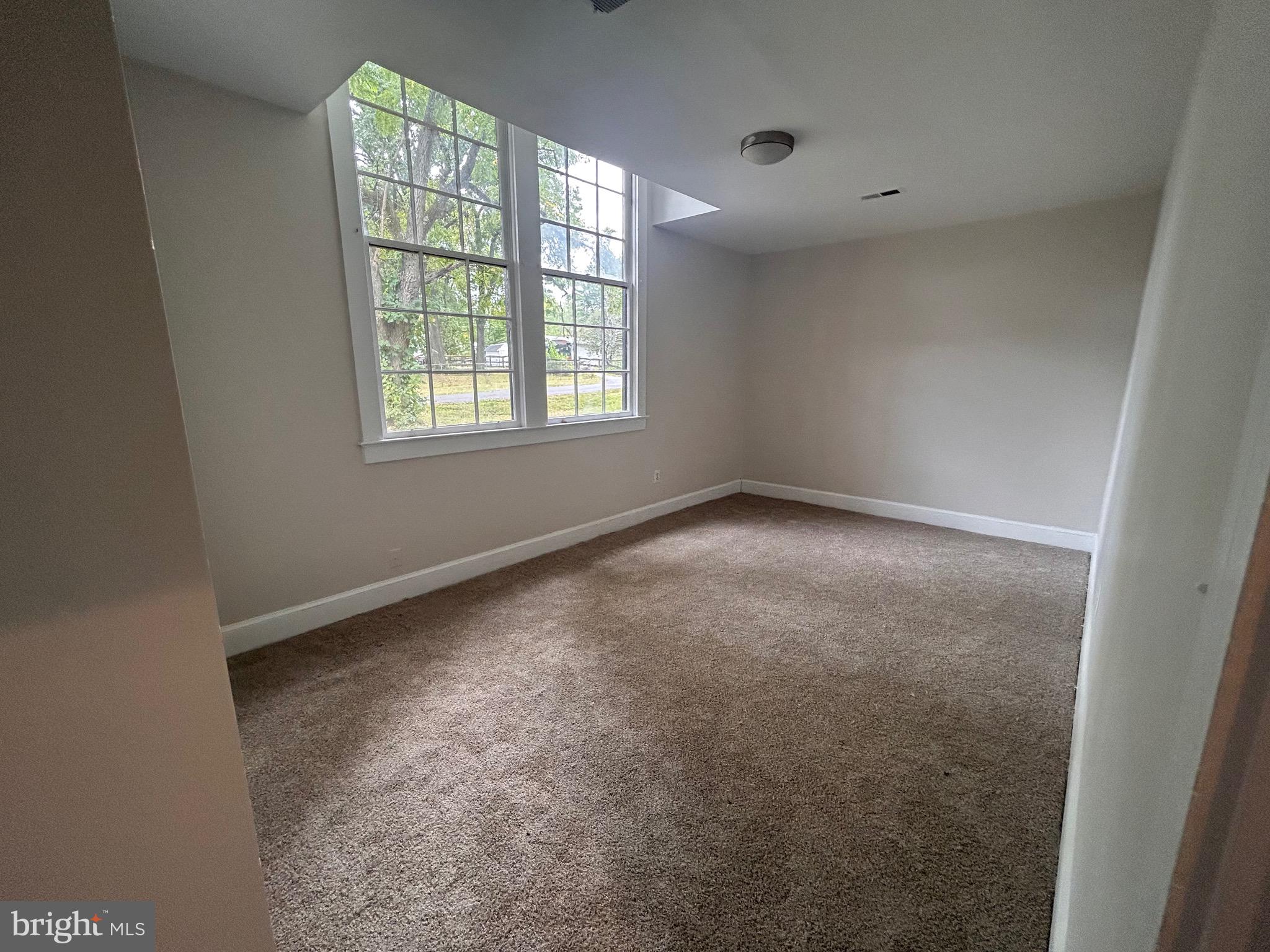 101, 103 W MAIN STREET W 101,103