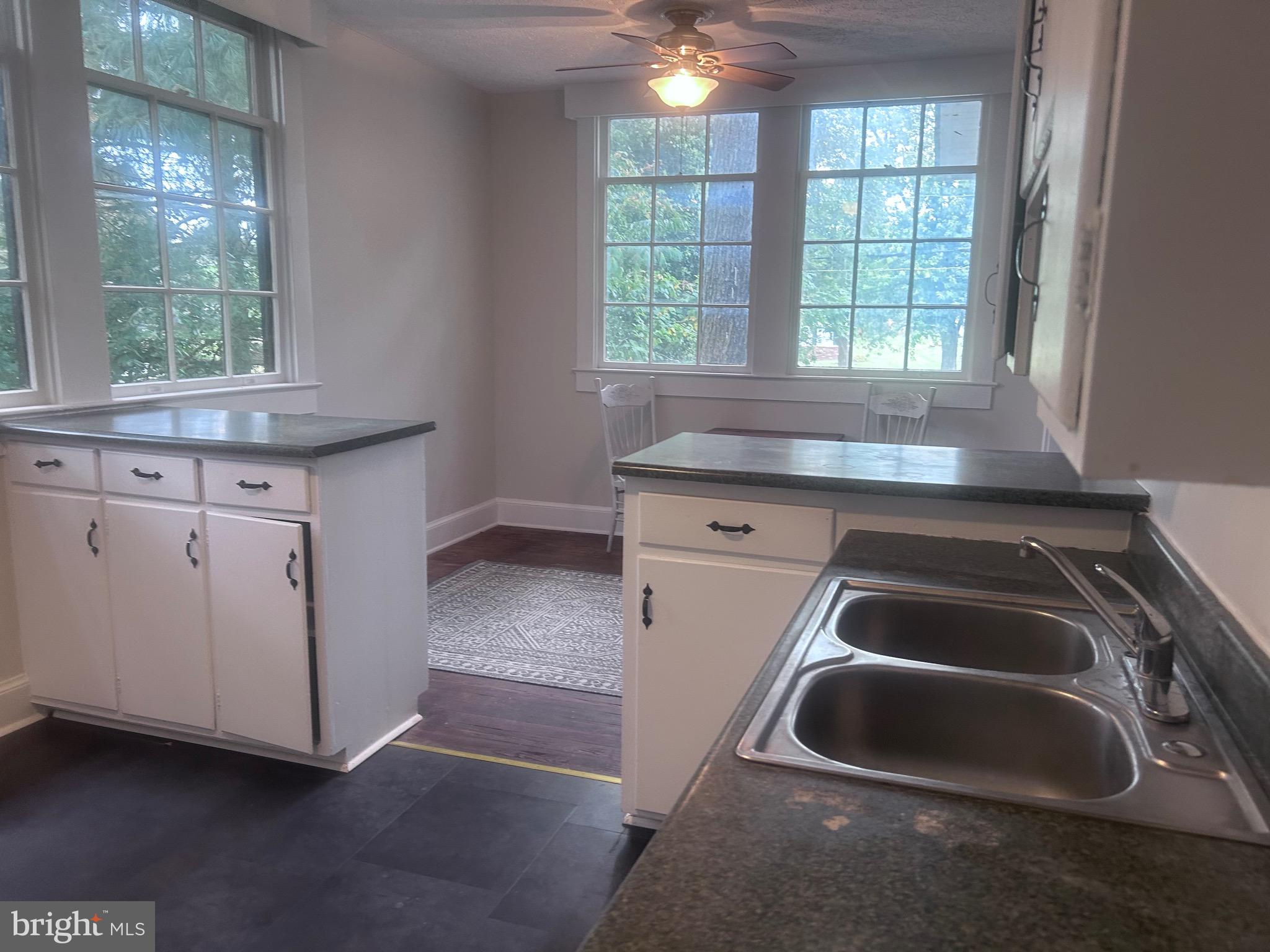 101, 103 W MAIN STREET W 101,103