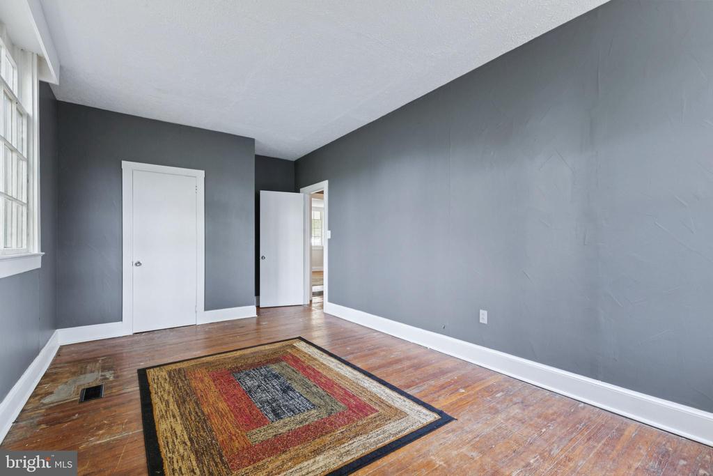 101, 103 W MAIN STREET W 101,103