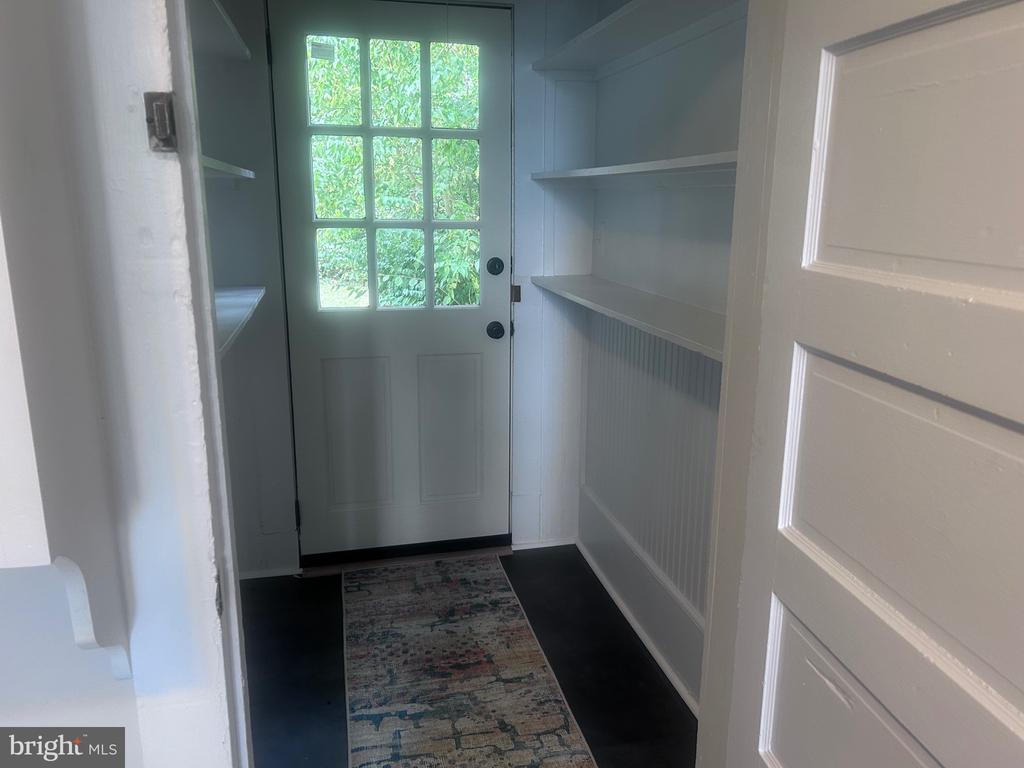 101, 103 W MAIN STREET W 101,103