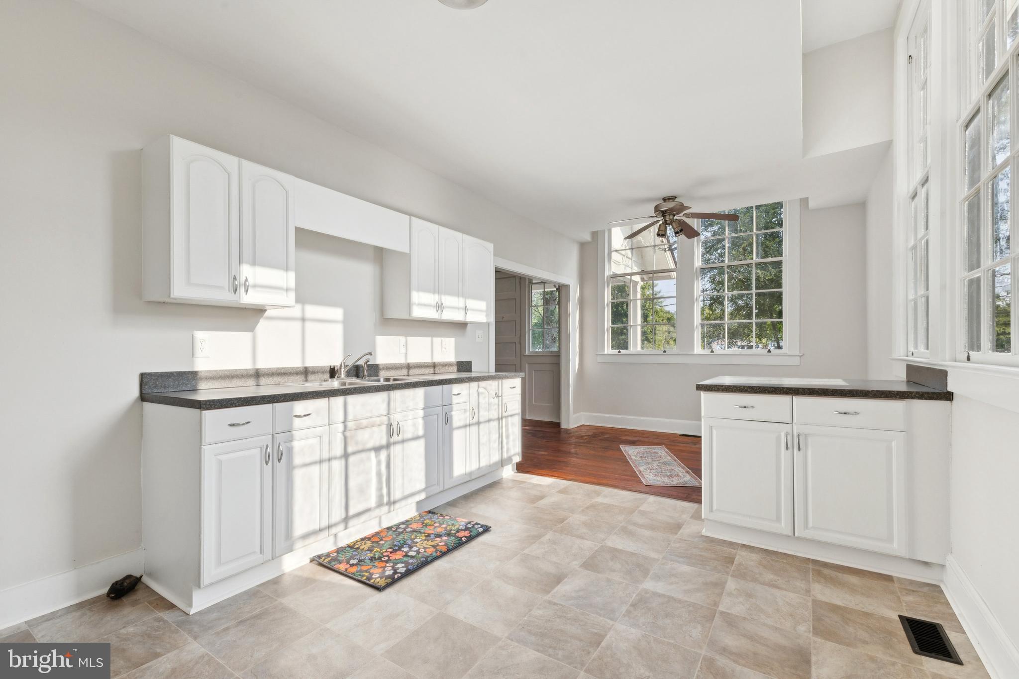 101, 103 W MAIN STREET W 101,103