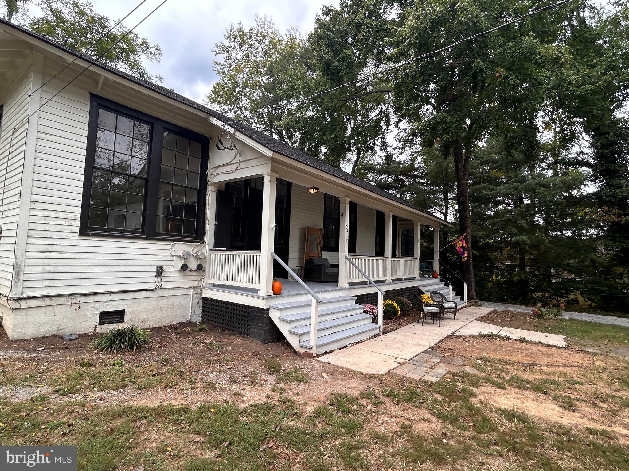 101, 103 W MAIN STREET W 101,103