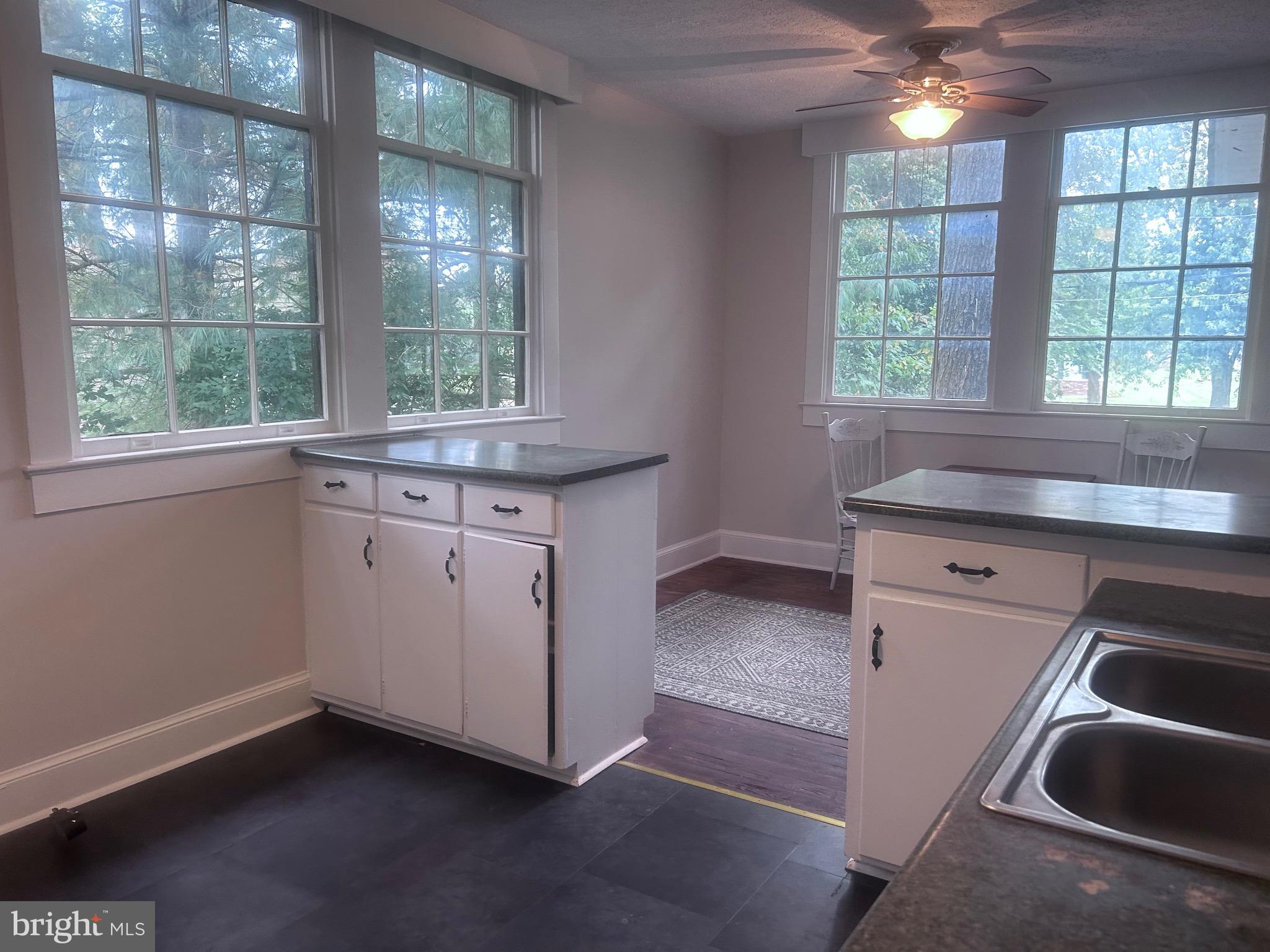 101, 103 W MAIN STREET W 101,103