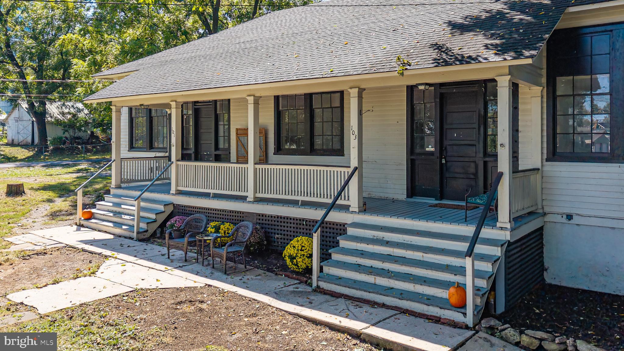 101, 103 W MAIN STREET W 101,103