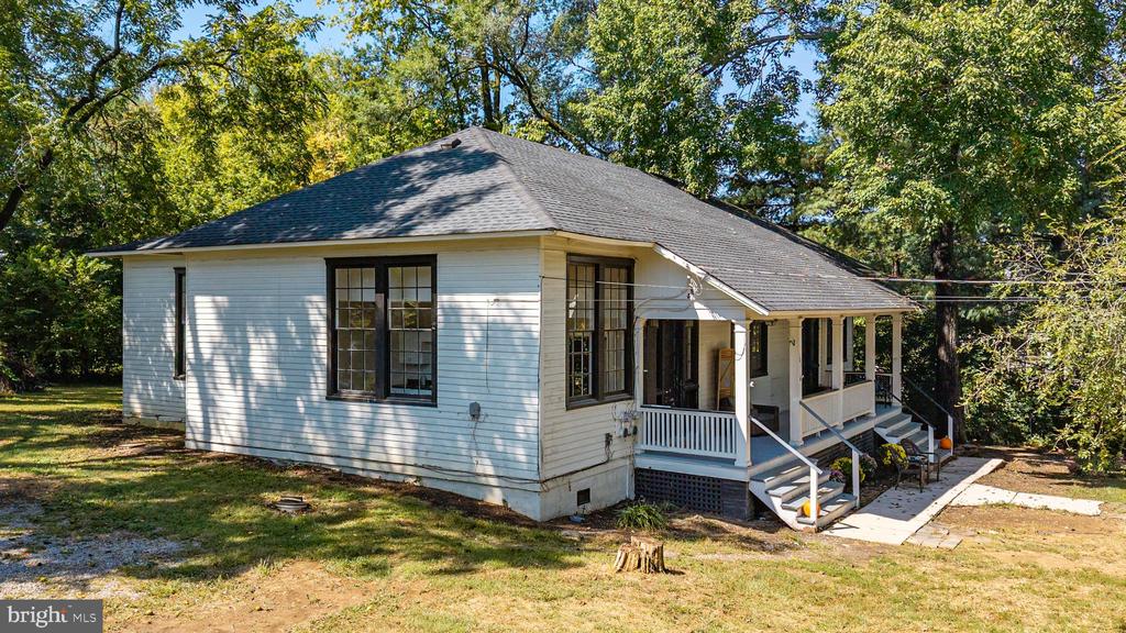 101, 103 W MAIN STREET W 101,103