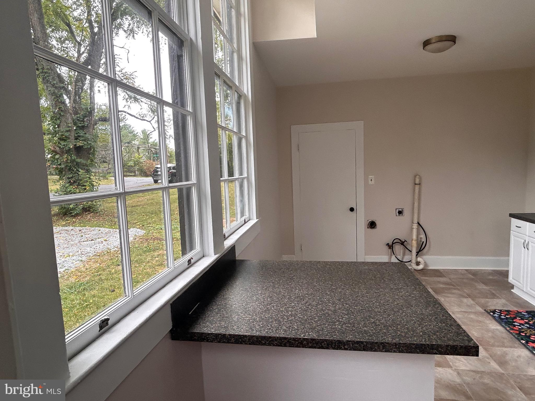 101, 103 W MAIN STREET W 101,103