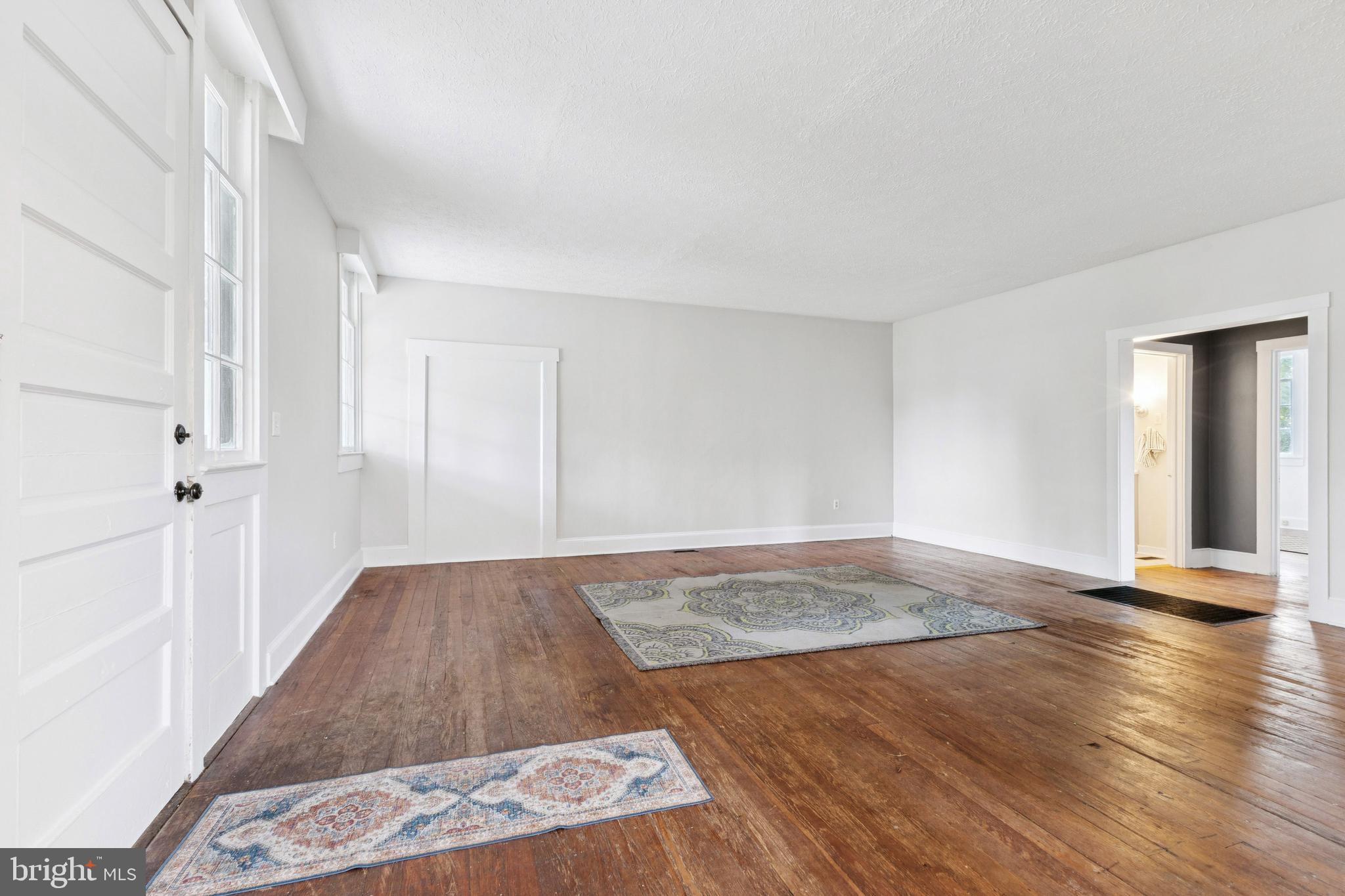 101, 103 W MAIN STREET W