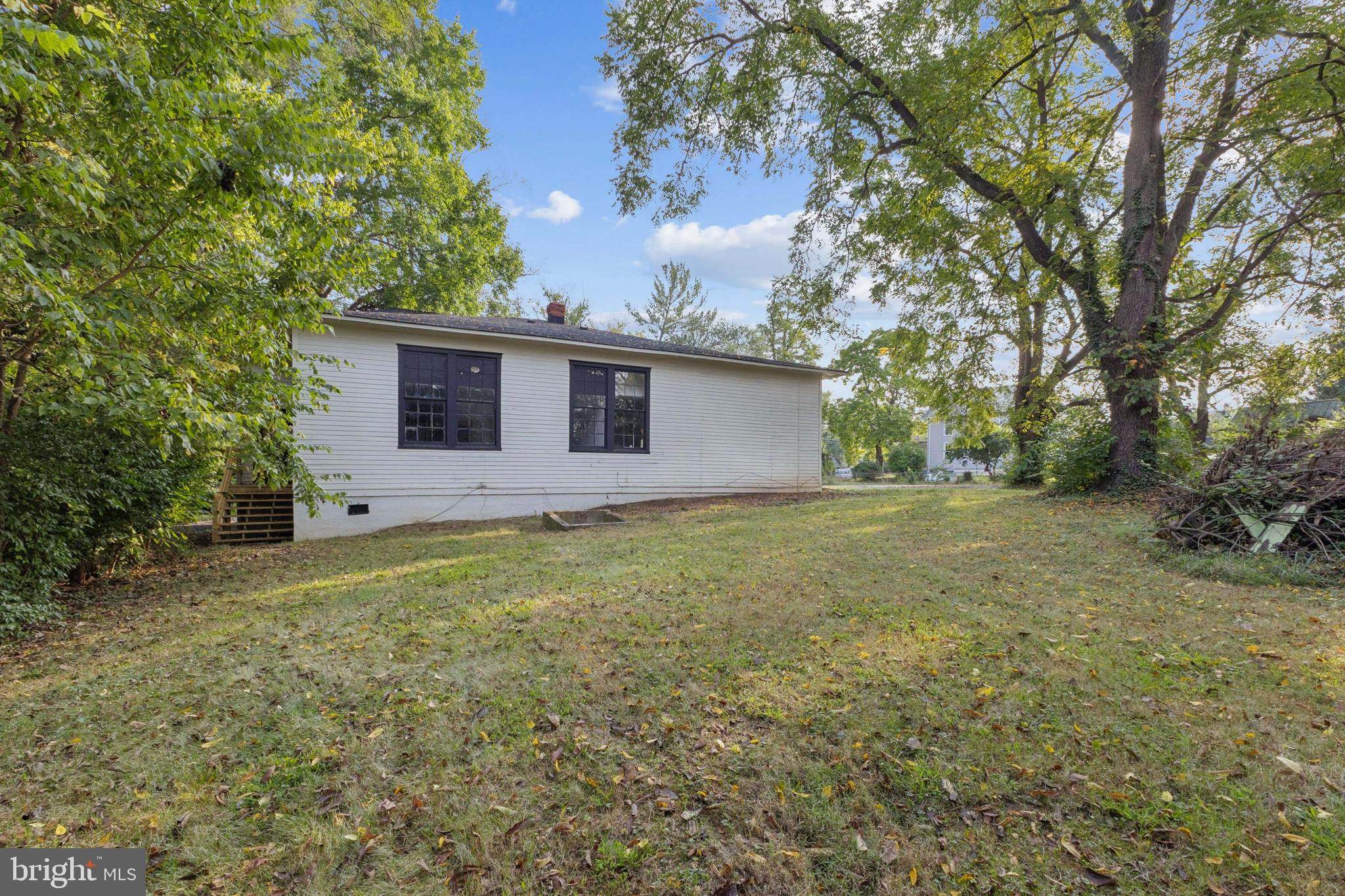 101, 103 W MAIN STREET W