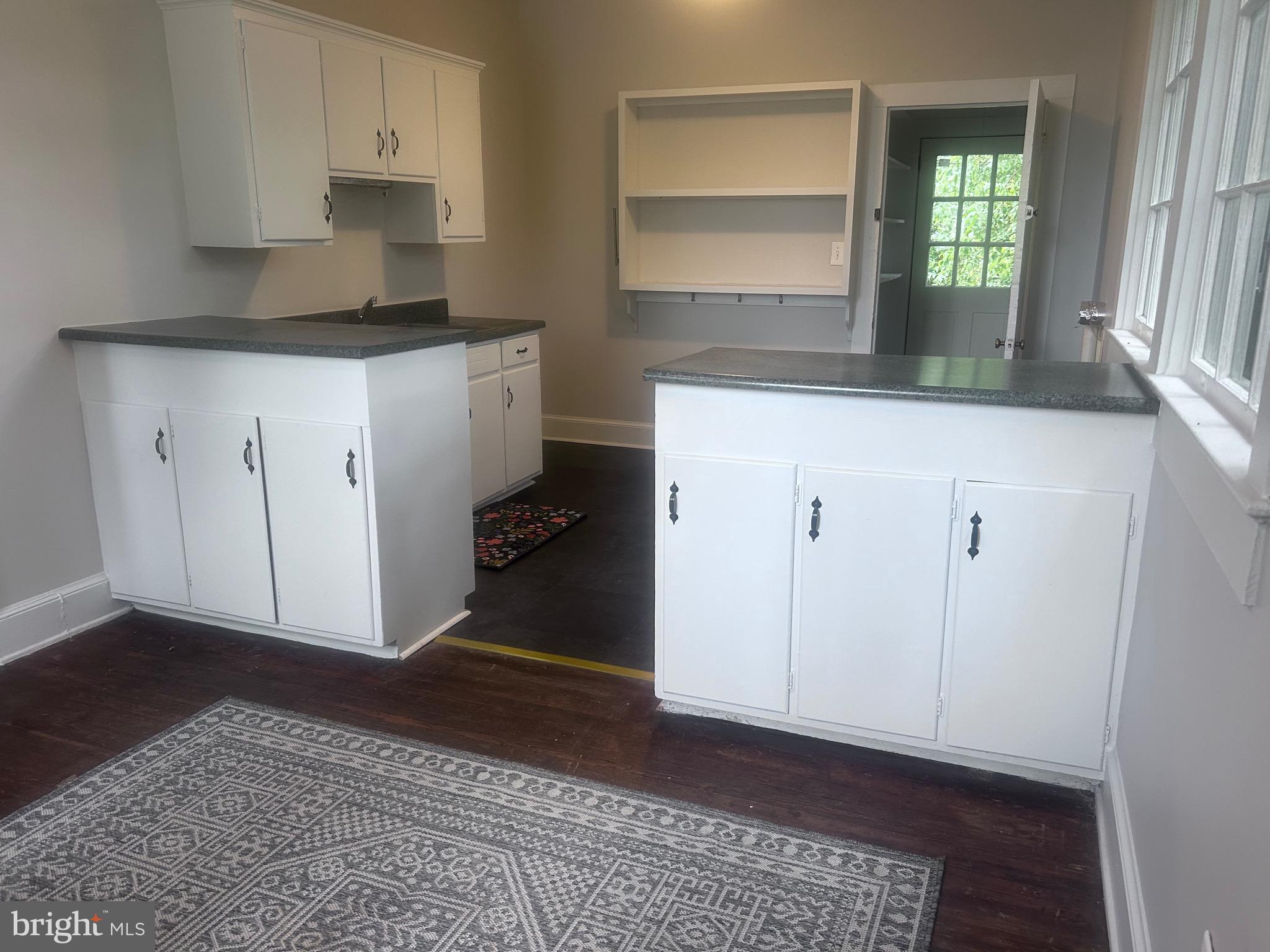 101, 103 W MAIN STREET W