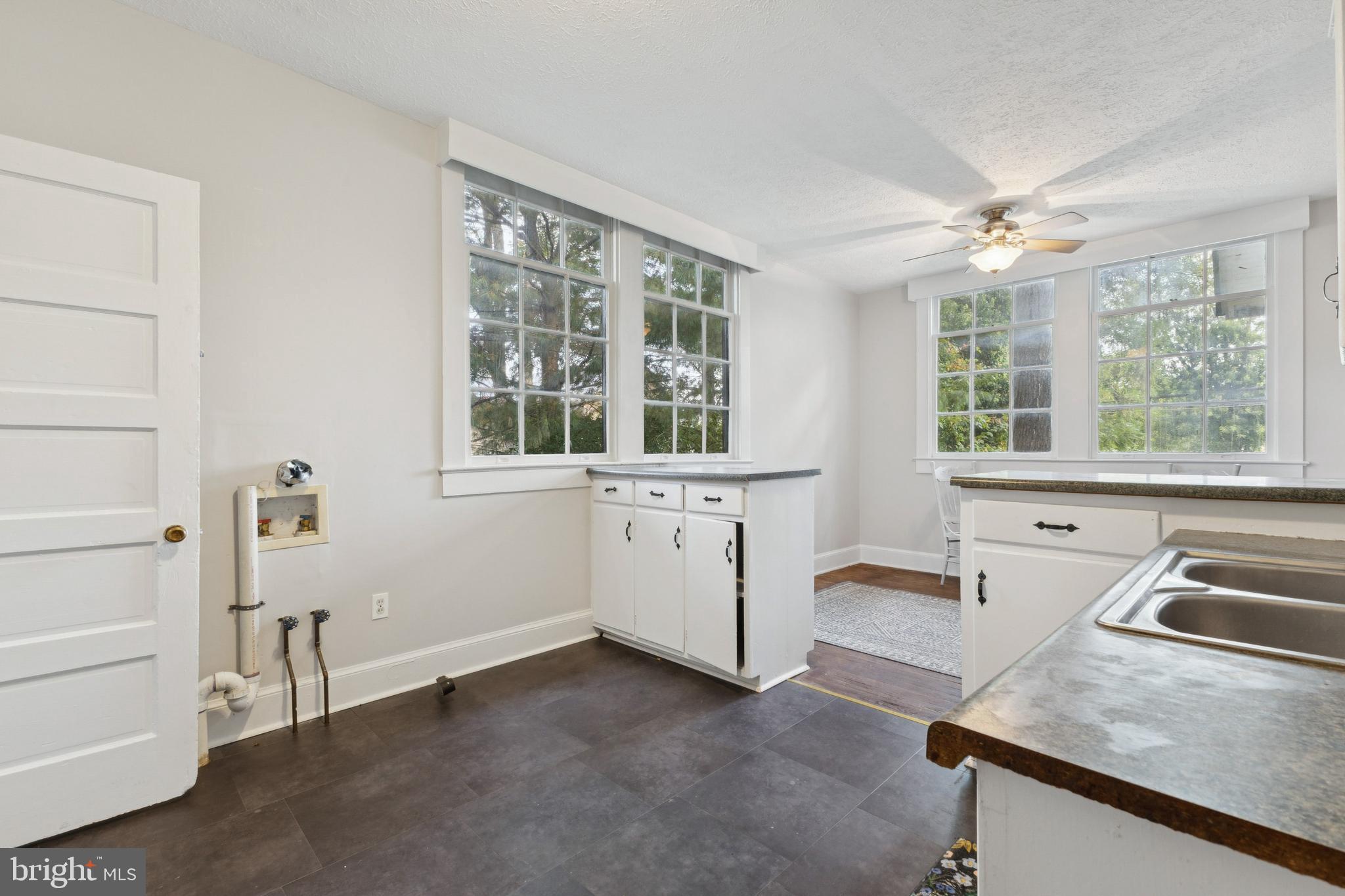 101, 103 W MAIN STREET W