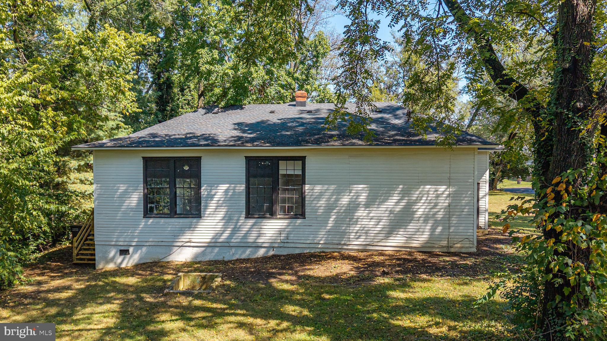 101, 103 W MAIN STREET W