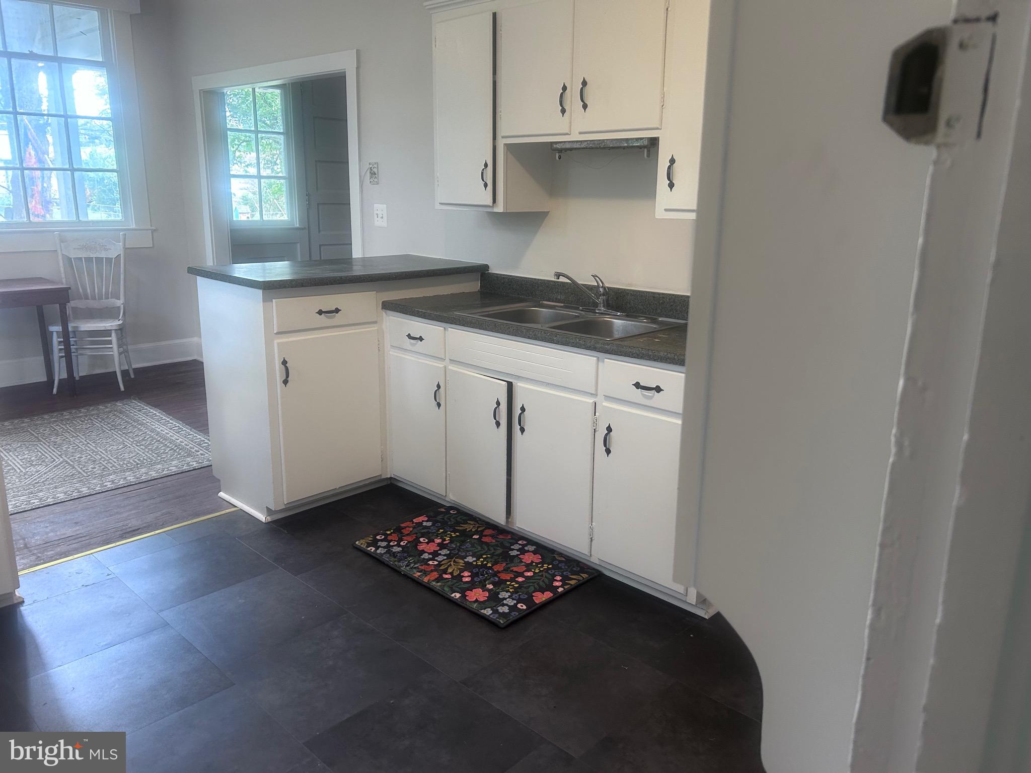 101, 103 W MAIN STREET W