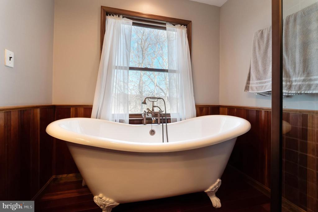 222 BARRED OWL LANE