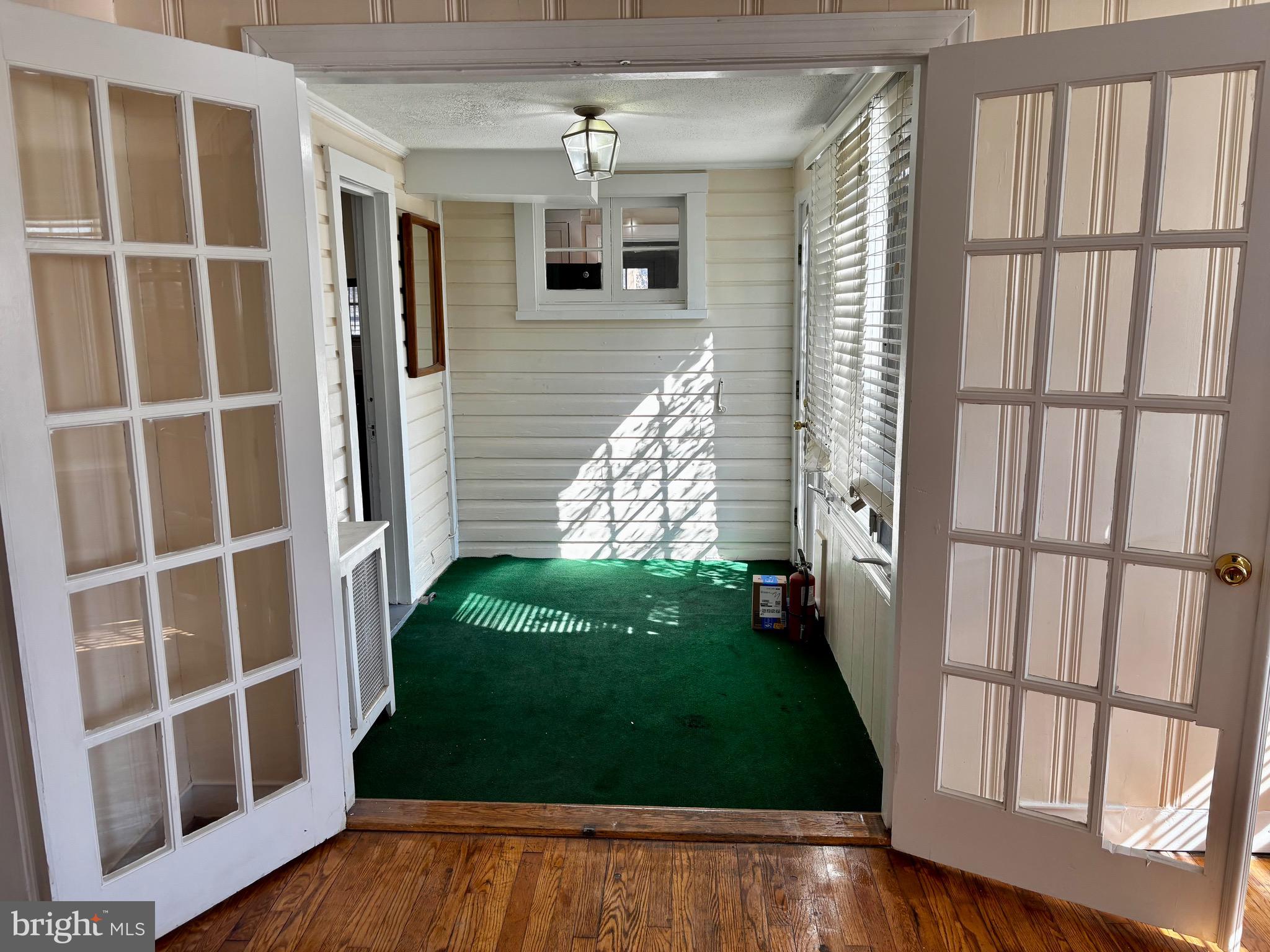 8122 JOHN MOSBY HWY.