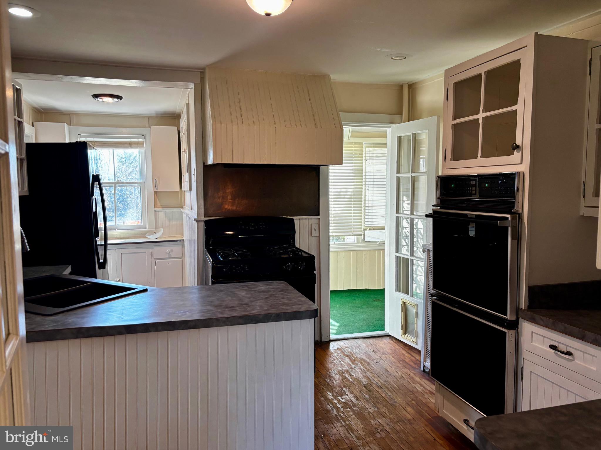 8122 JOHN MOSBY HWY.