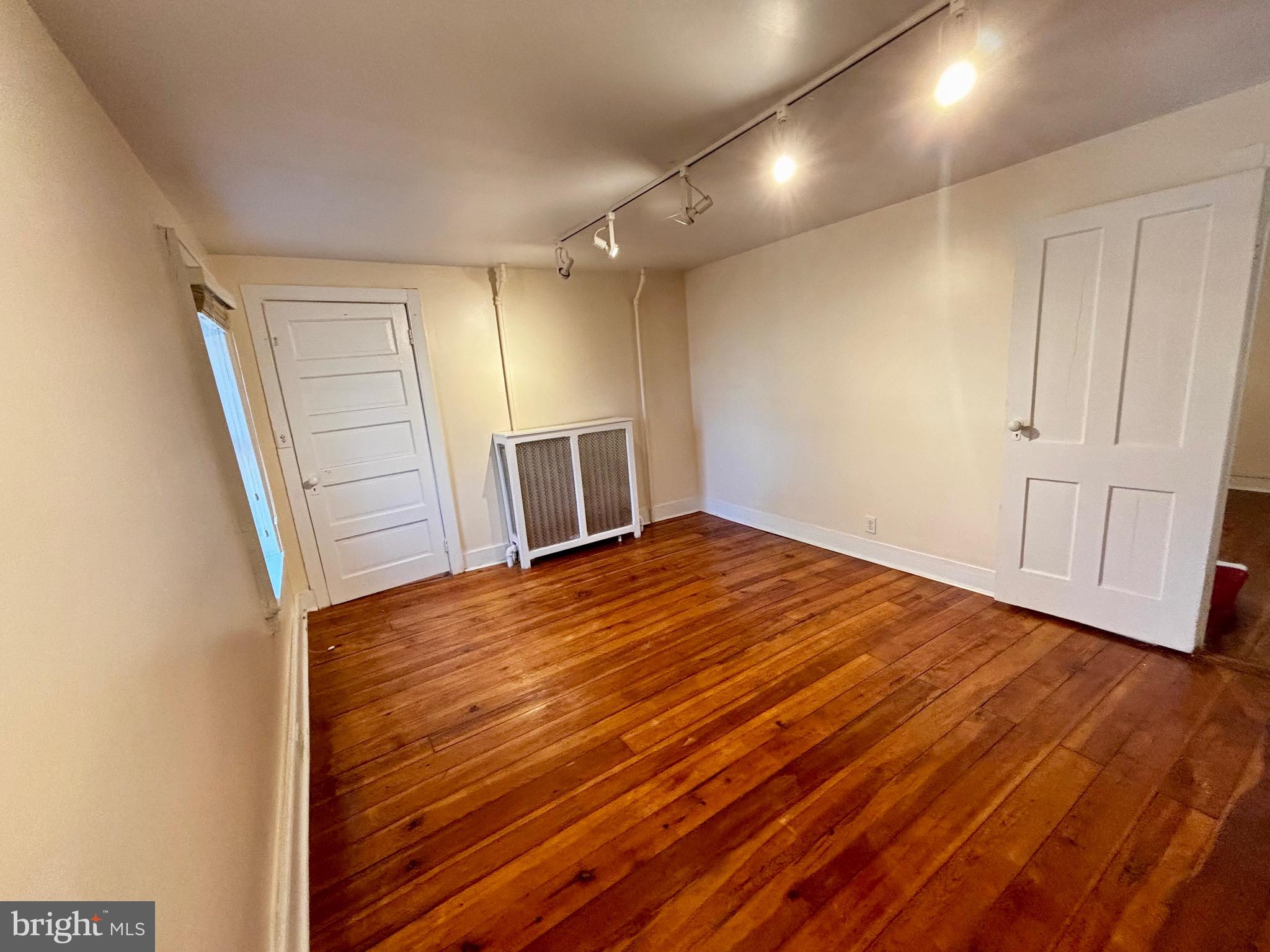 8122 JOHN MOSBY HWY.