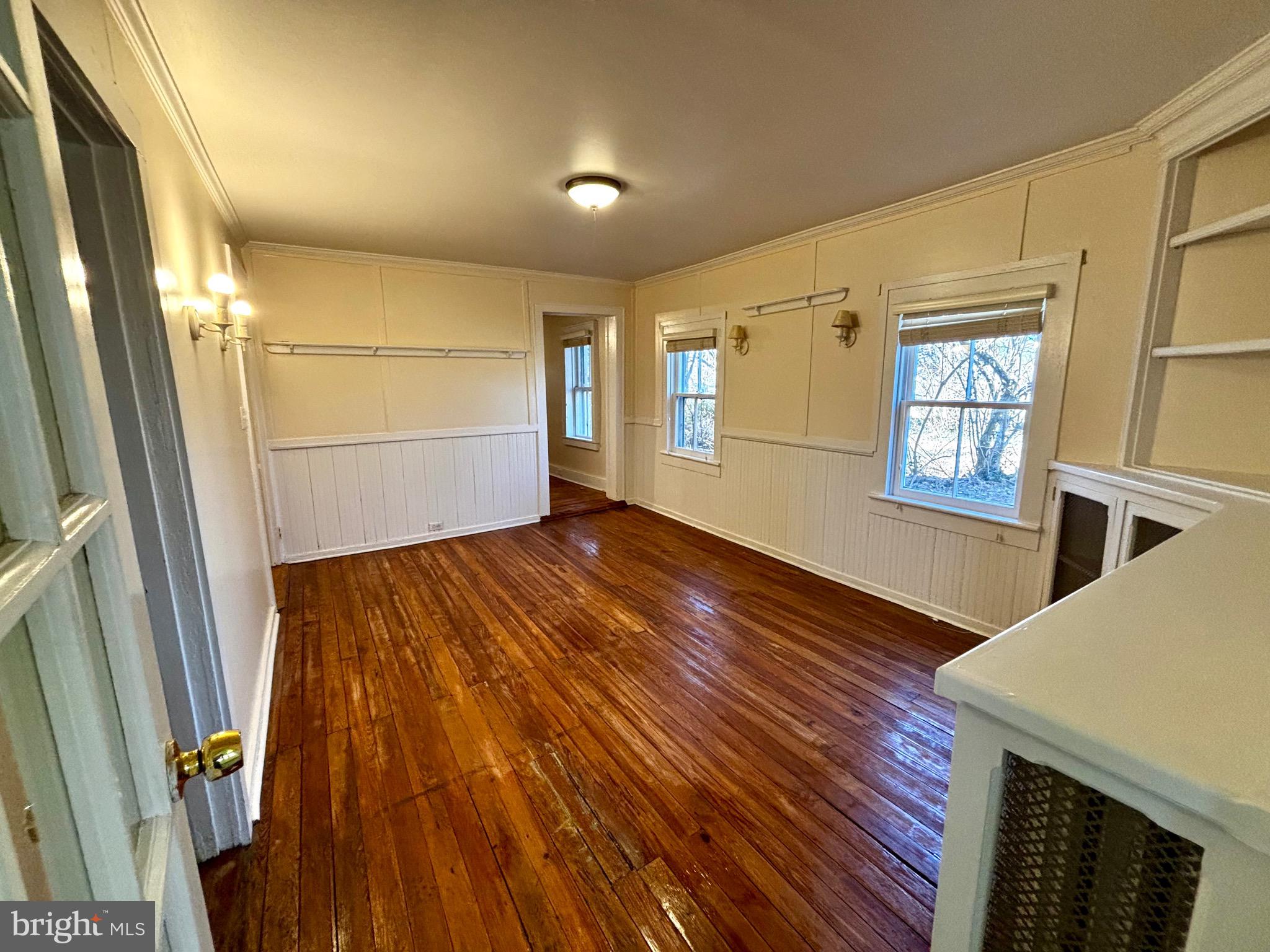 8122 JOHN MOSBY HWY.