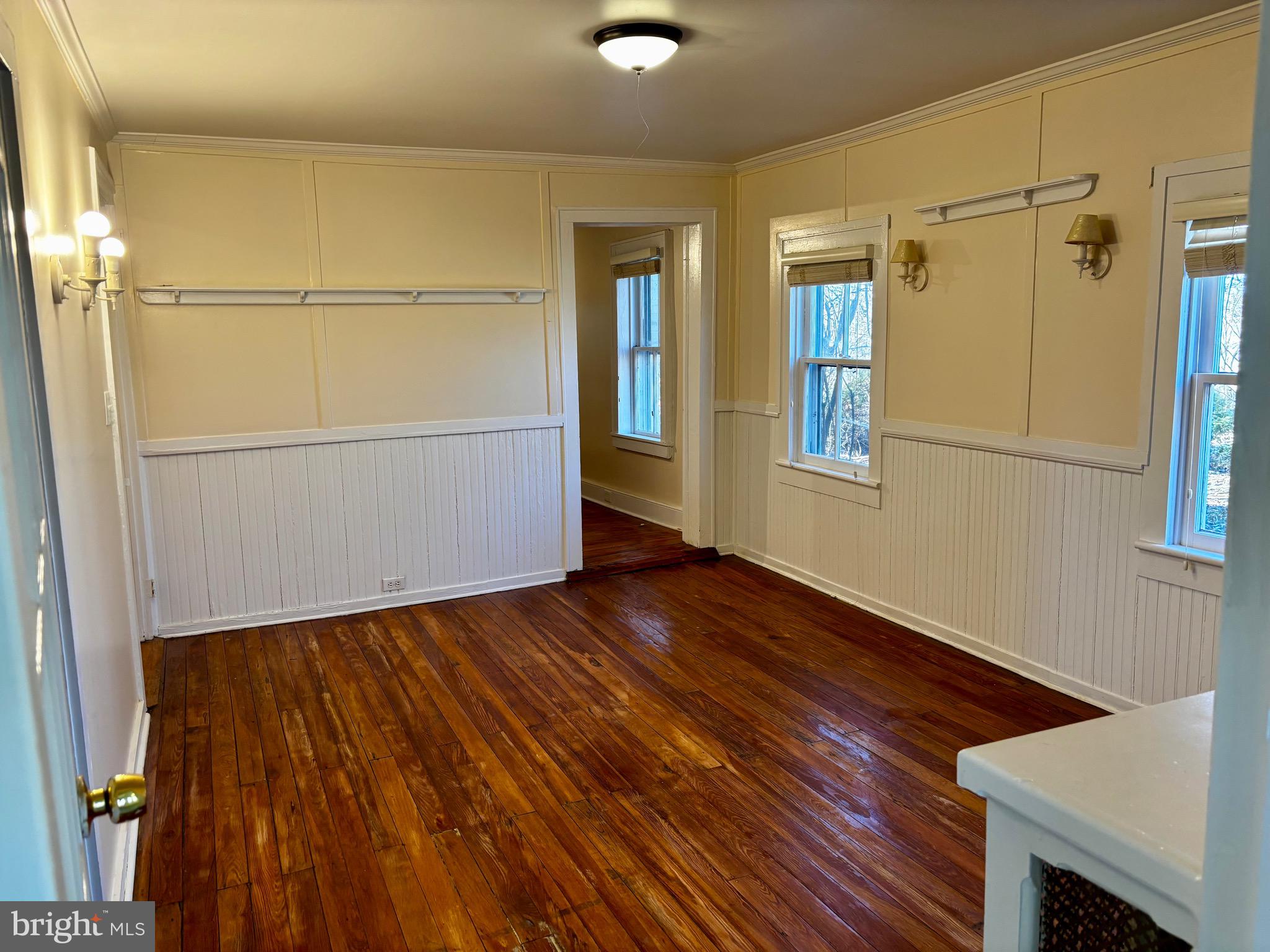 8122 JOHN MOSBY HWY.