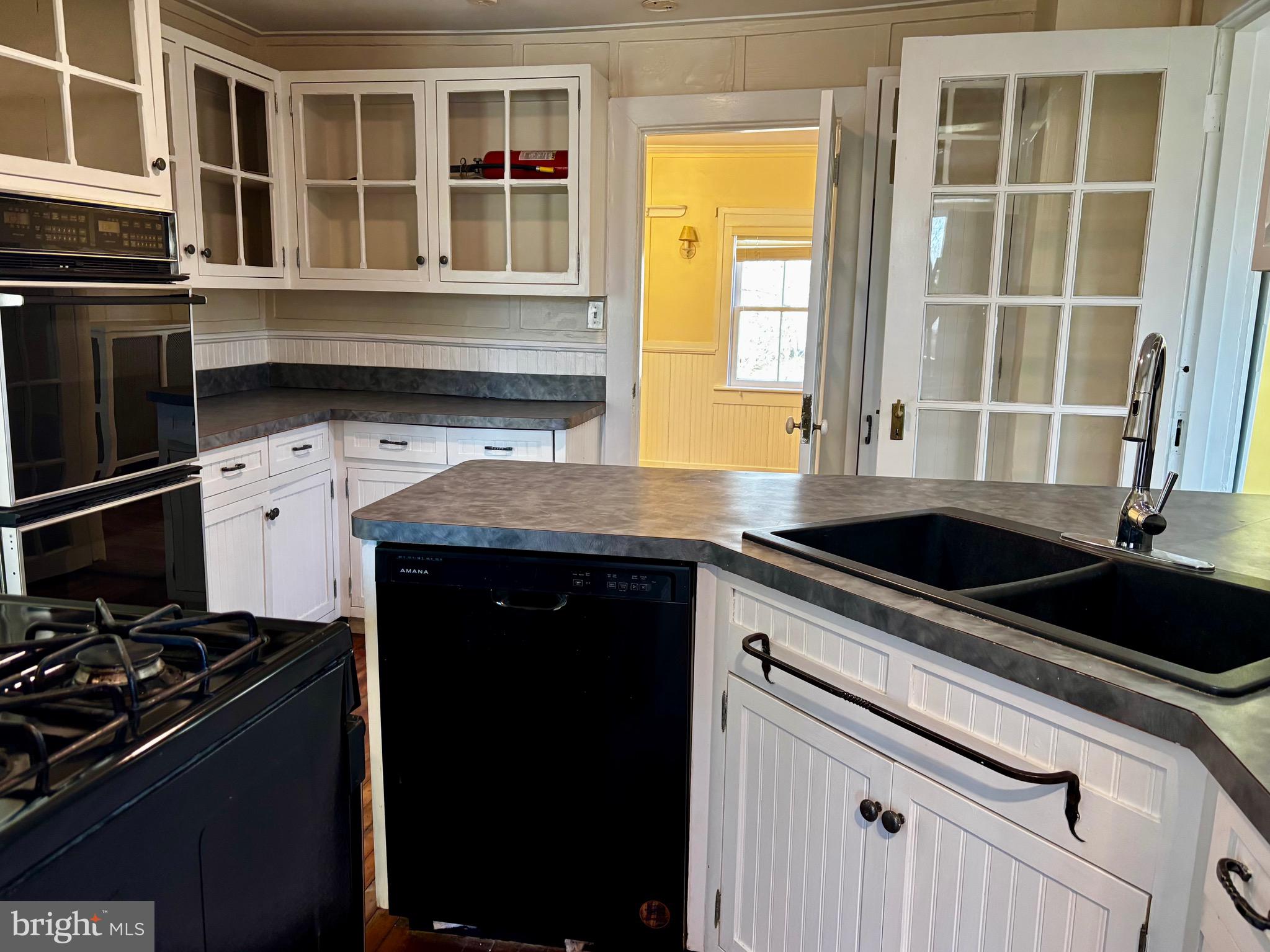 8122 JOHN MOSBY HWY.