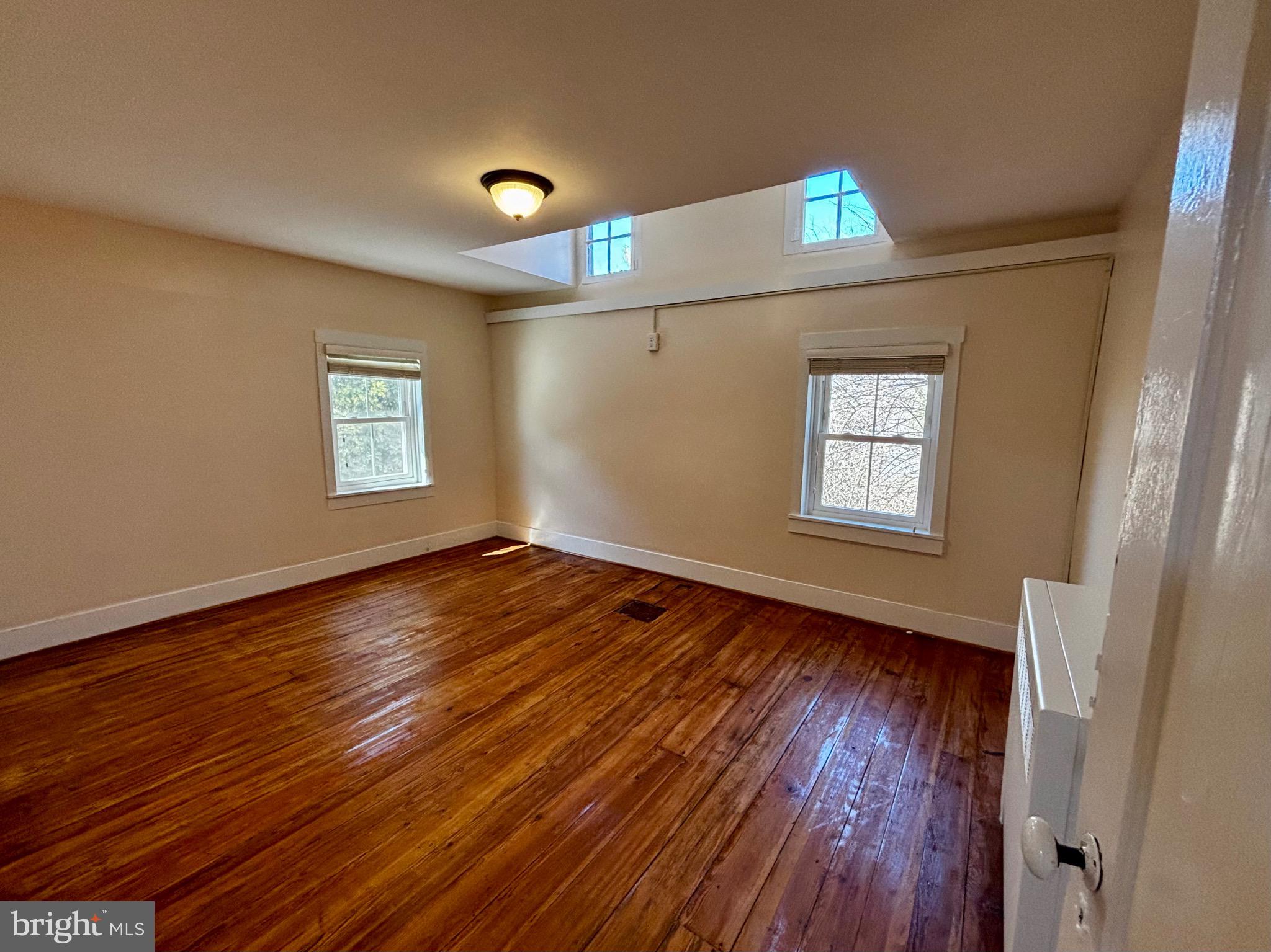 8122 JOHN MOSBY HWY.