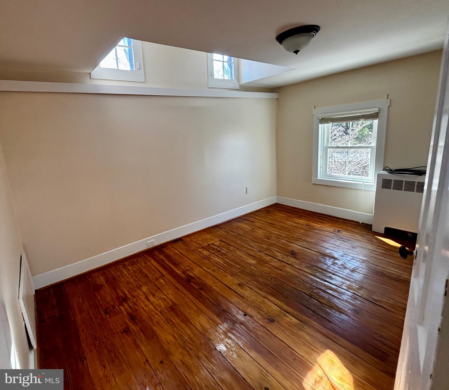 8122 JOHN MOSBY HWY.